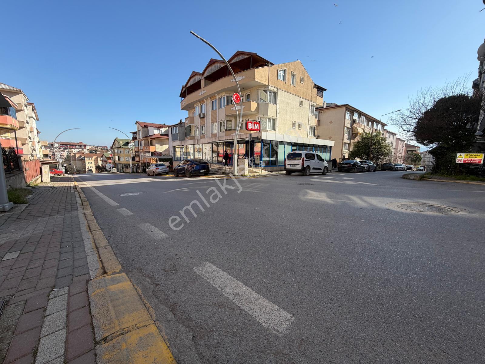 Derince’de-cumhuriyet Caddesi Üzerinde-mükemmel Konumda-fırsat Dükkan - Görsel 3