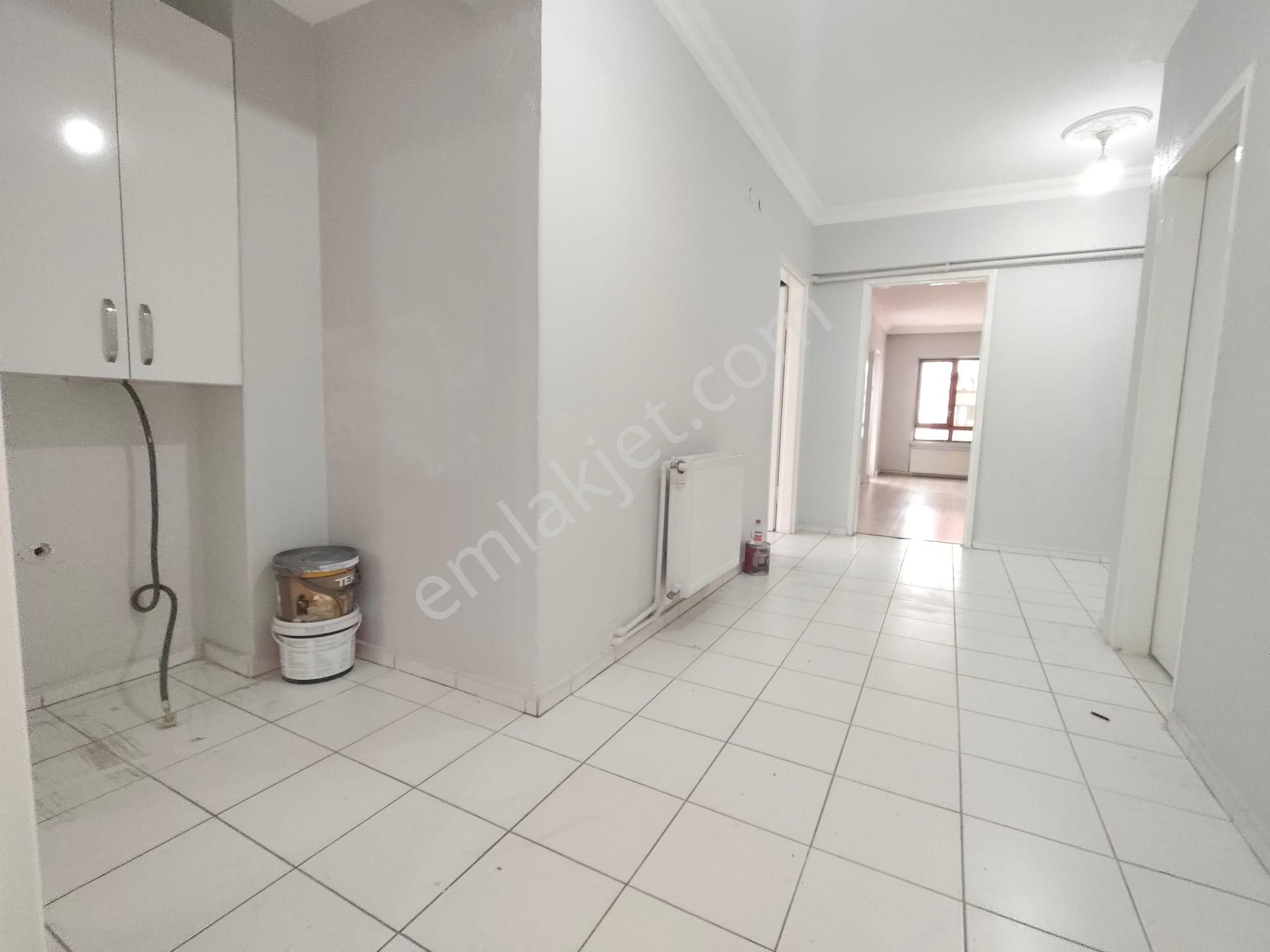 Yılmaz Gayrımenkulden Vatan Caddesi Üstü 1.arakatta Yapılı Şahane Konumda Kiralık Daire - Görsel 21
