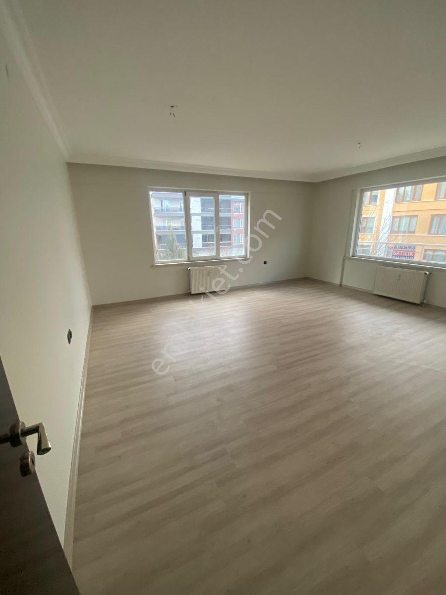 Uydukent Selçuklu Mahallesinde 4+1 Geniş Kiralık Daire - Görsel 34