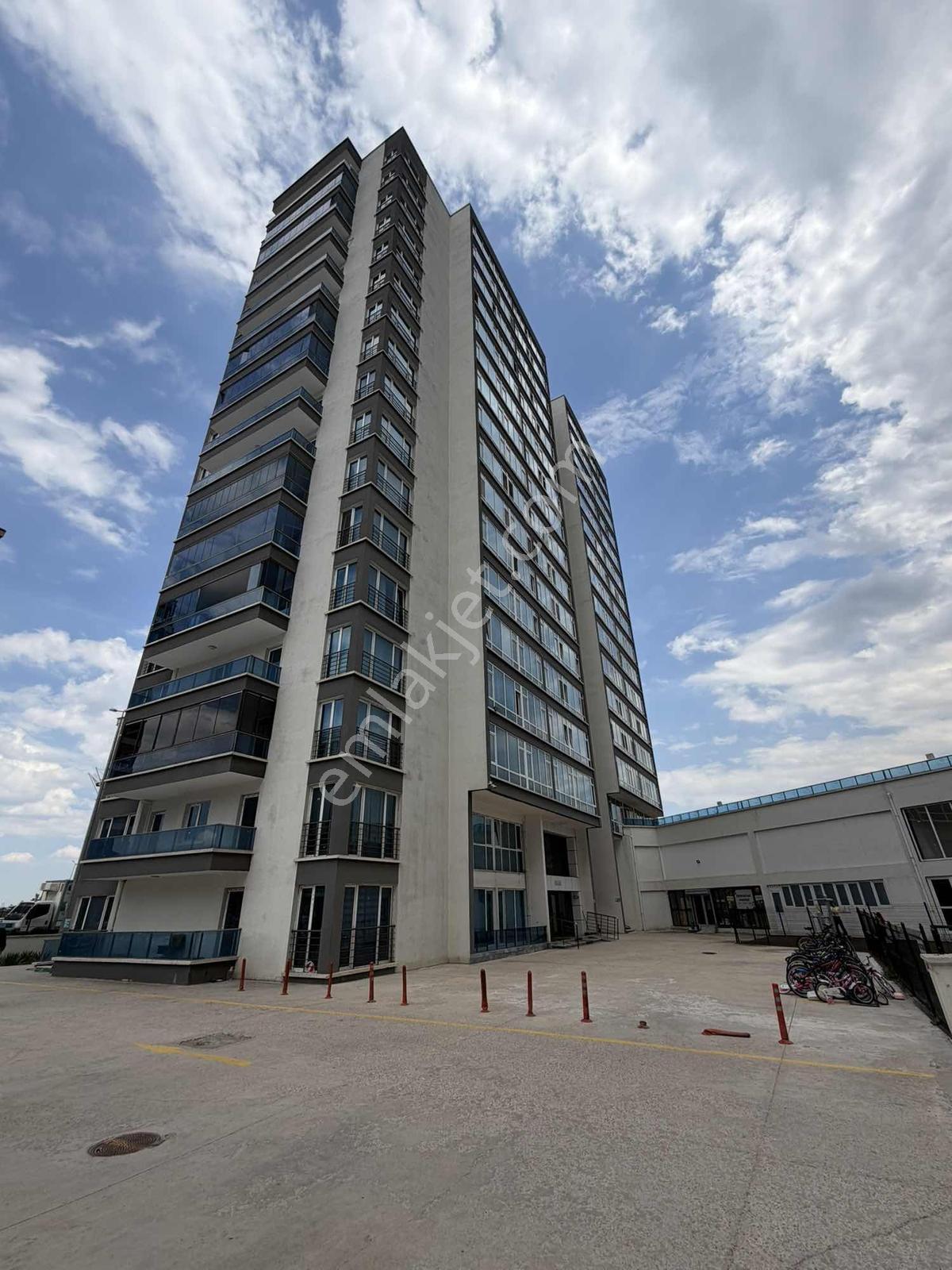 Sakalar Tower Arakatta Kiralık 1+1 Eşyalı Daire Turyap'tan