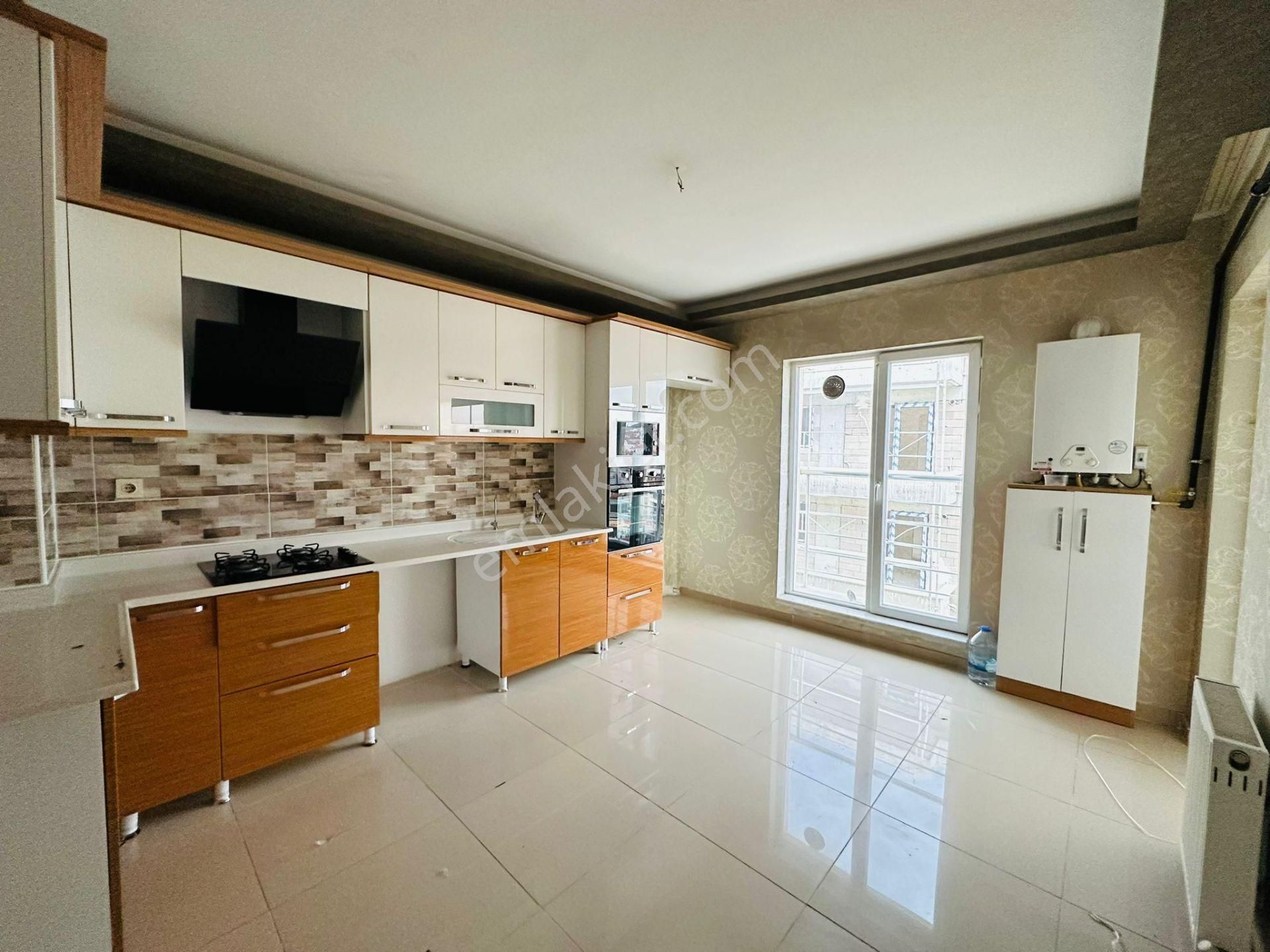 Feridunçelik'te Ali Bey Göbekte Giyinme Odalı Full Yapılı 3+1 Kiralık Daire !! - Görsel 3