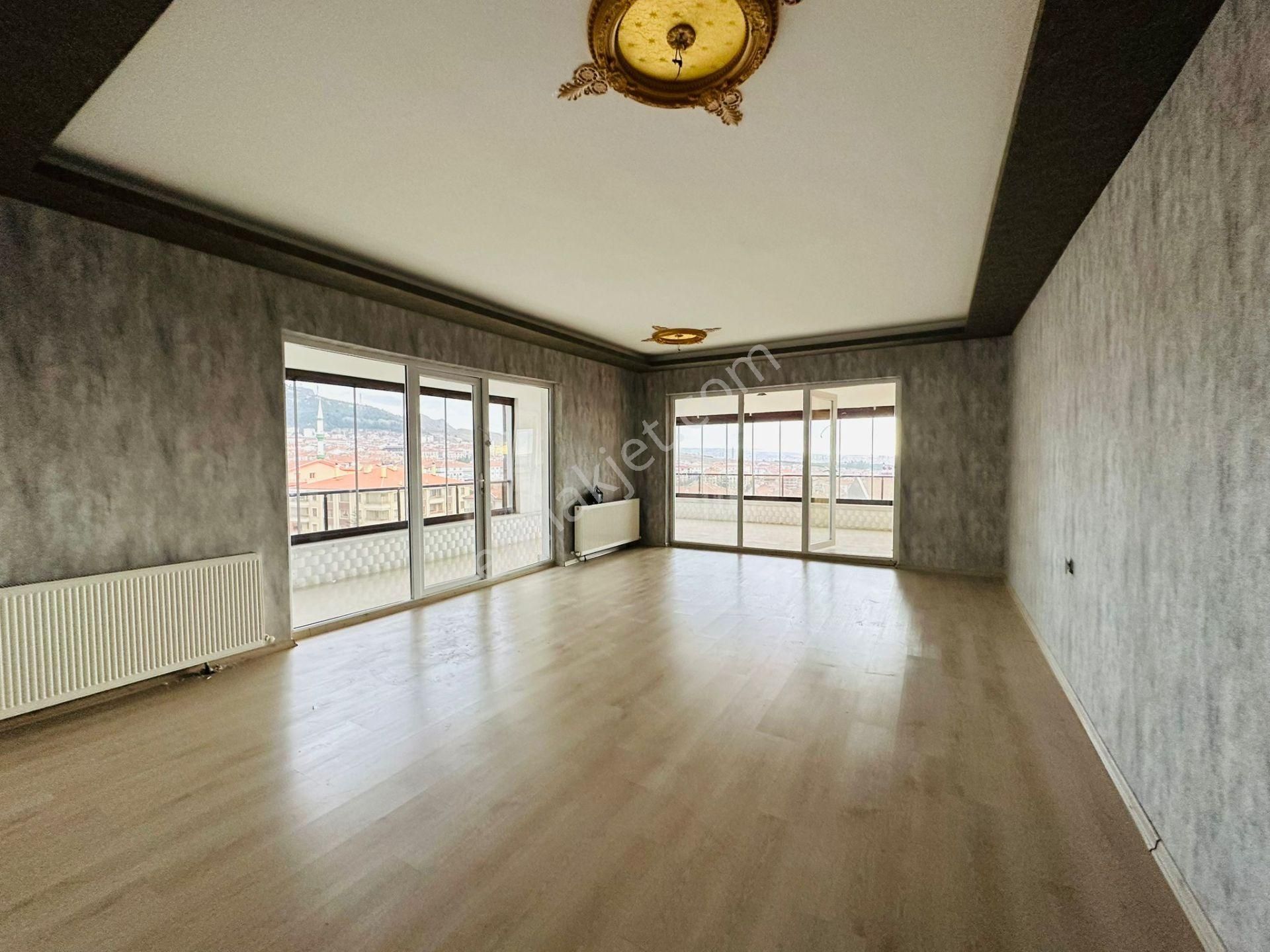 Feridunçelik'te Ali Bey Göbekte Giyinme Odalı Full Yapılı 3+1 Kiralık Daire !! - Görsel 7