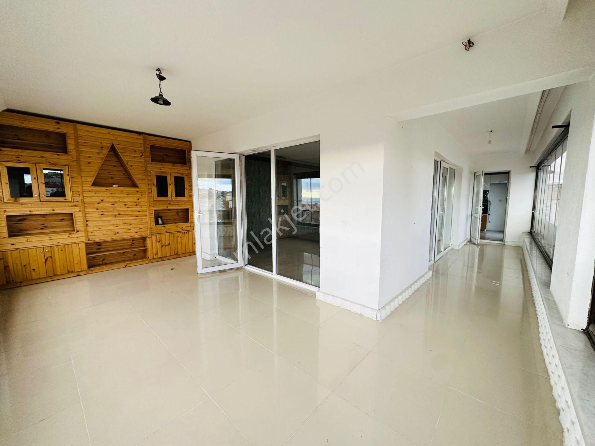 Feridunçelik'te Ali Bey Göbekte Giyinme Odalı Full Yapılı 3+1 Kiralık Daire !! - Görsel 28
