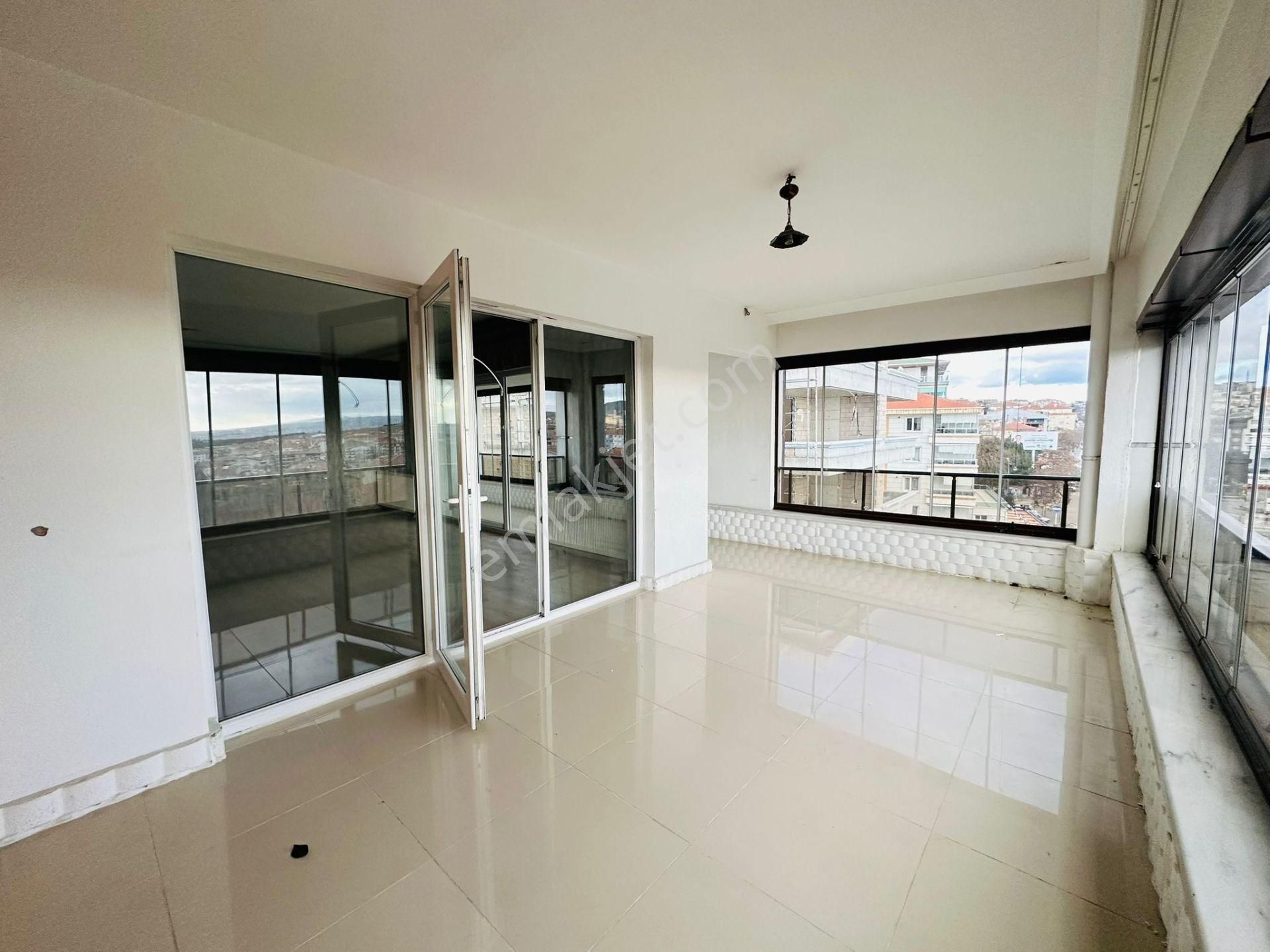 Feridunçelik'te Ali Bey Göbekte Giyinme Odalı Full Yapılı 3+1 Kiralık Daire !! - Görsel 31