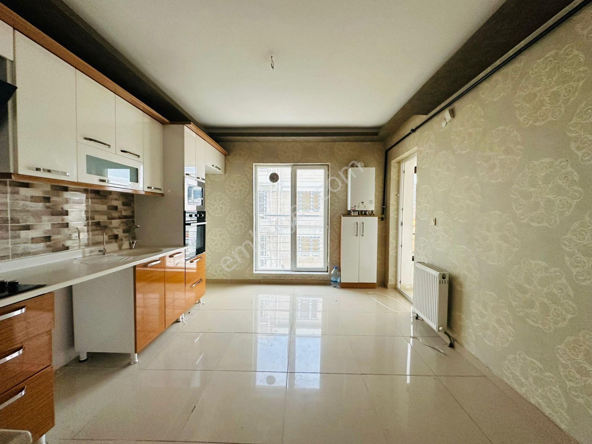 Feridunçelik'te Ali Bey Göbekte Giyinme Odalı Full Yapılı 3+1 Kiralık Daire !! - Görsel 5