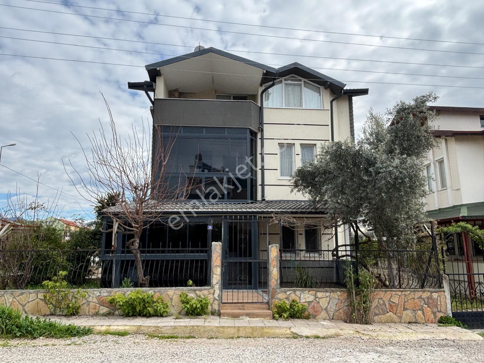 Goldhouse Dan Kiralık Fethiye Foça Da Lüks 1+1 Eşyalı Daire