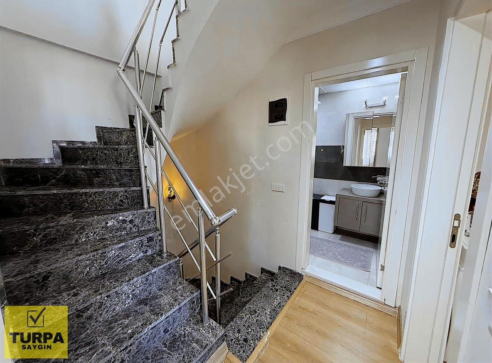 Menderes Mithatpaşa Mahallesinde Müstakil Tapulu 4.5+1 Villa - Görsel 9