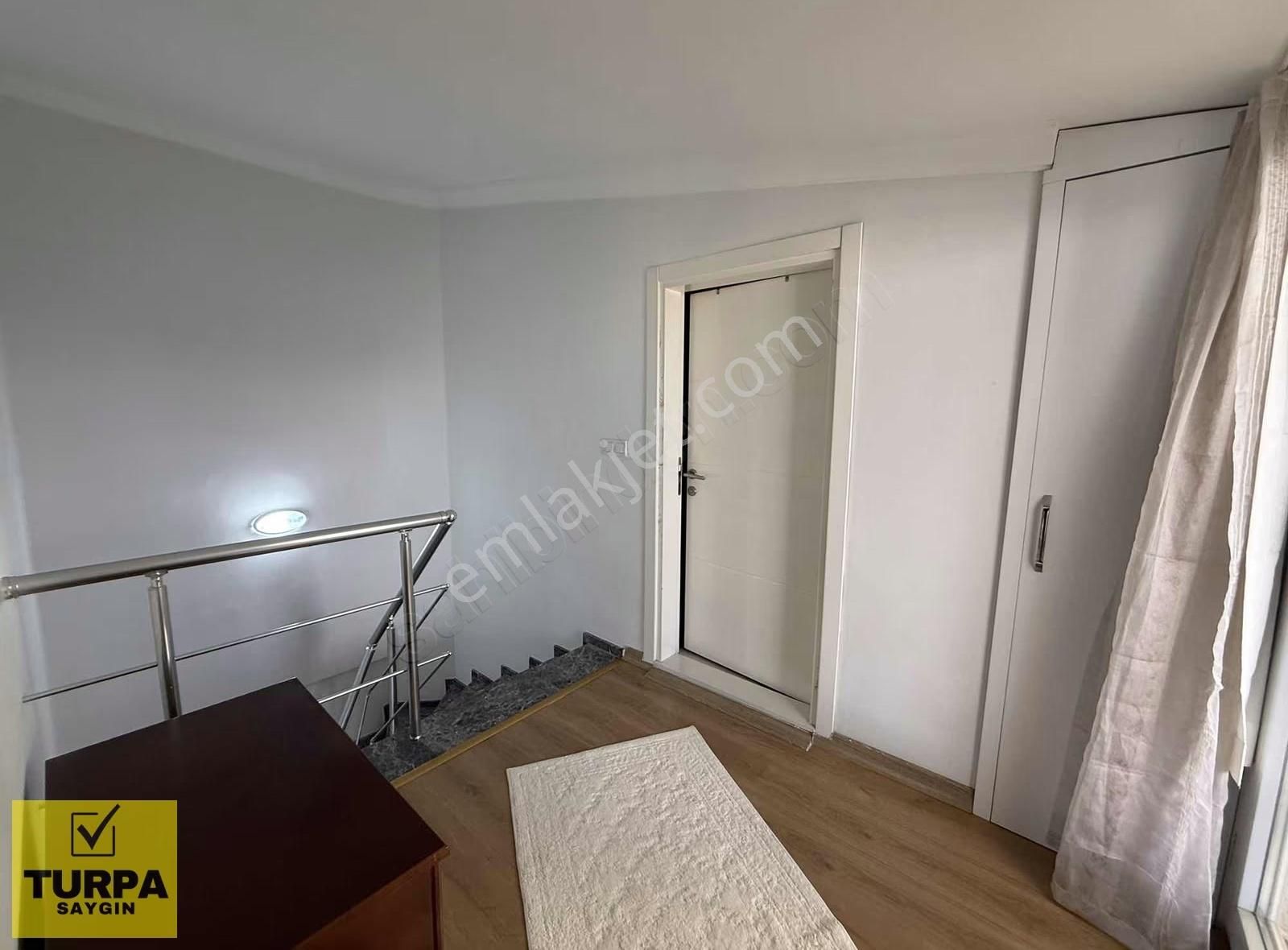Menderes Mithatpaşa Mahallesinde Müstakil Tapulu 4.5+1 Villa - Görsel 12