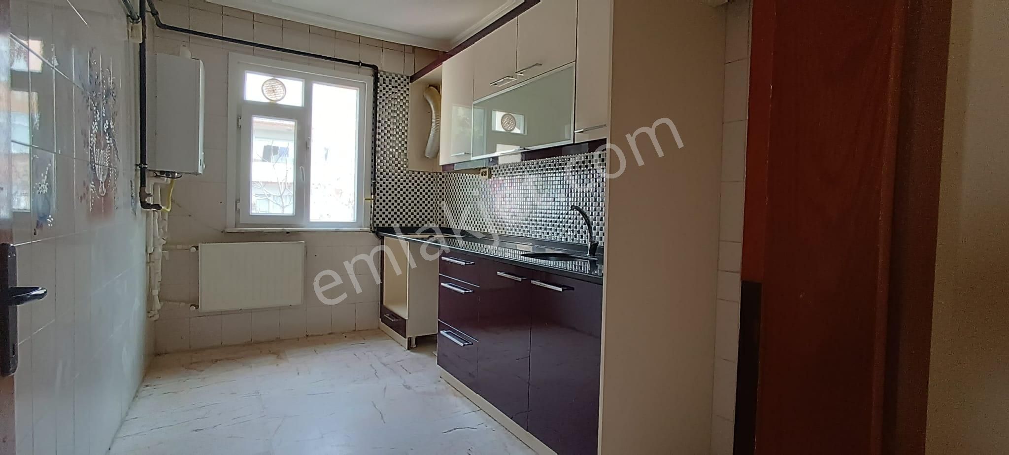 Sahibinden Üsküdar Merkezde Deniz Manzarali Oturmaya Hazir Daire - Görsel 3