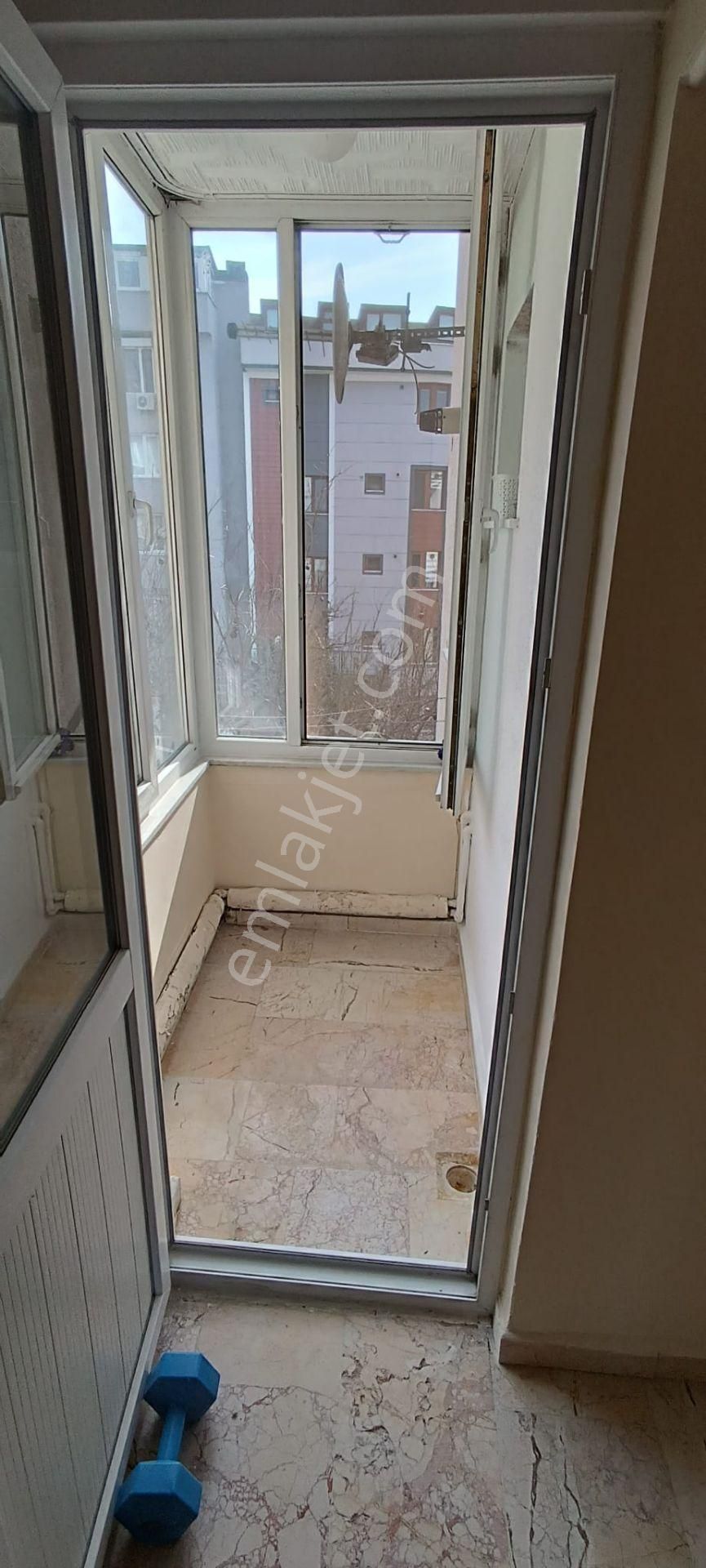 Sahibinden Üsküdar Merkezde Deniz Manzarali Oturmaya Hazir Daire - Görsel 9