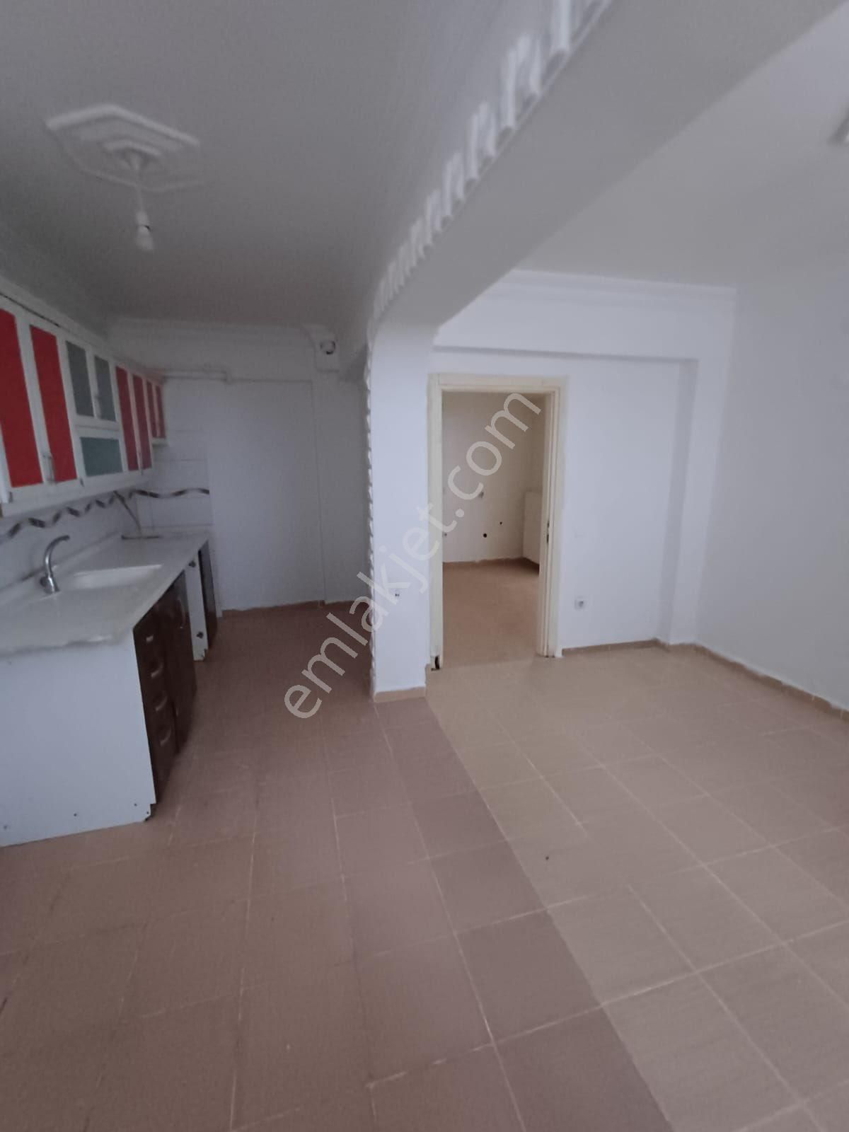 Yeni Dogan Mahallesinde İci Temiz Satılık Daire - Görsel 9