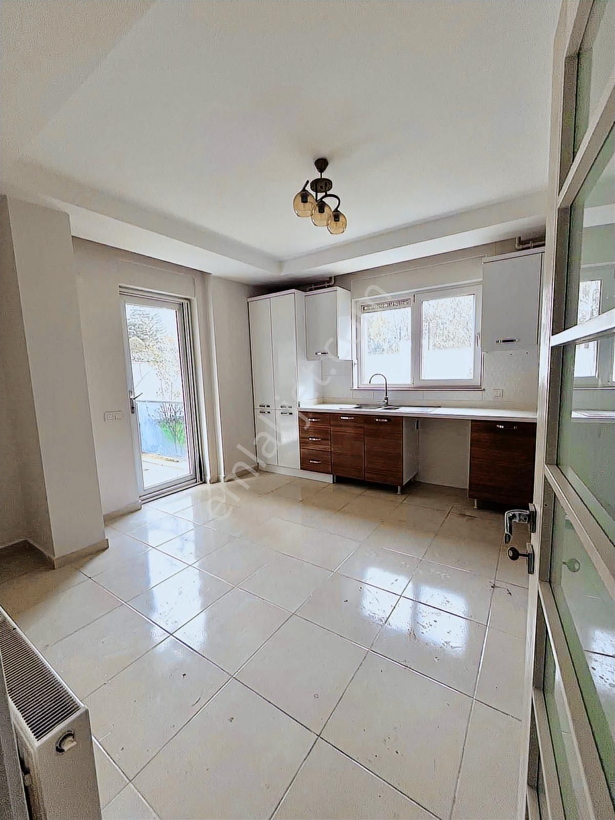 Konyaaltı Arsemia Konaklarında Havuz Manzaralı Bahçe Dubleksi - Görsel 9