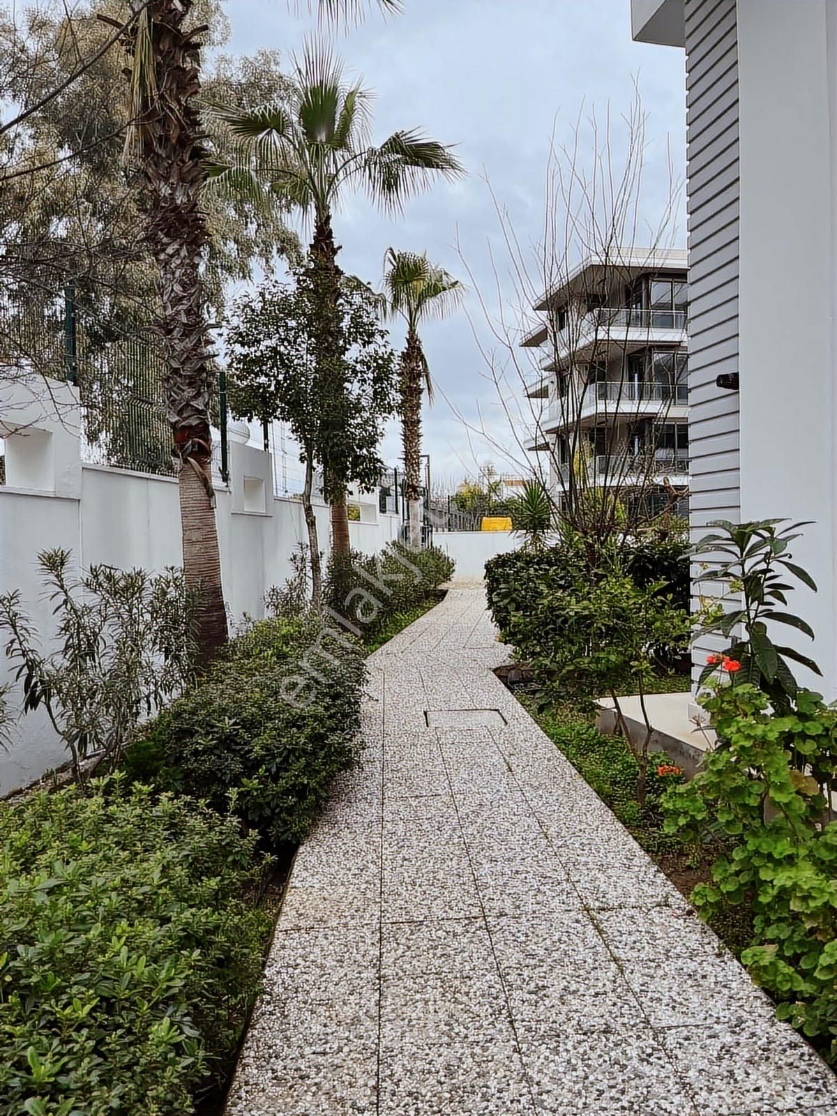 Konyaaltı Arsemia Konaklarında Havuz Manzaralı Bahçe Dubleksi - Görsel 34