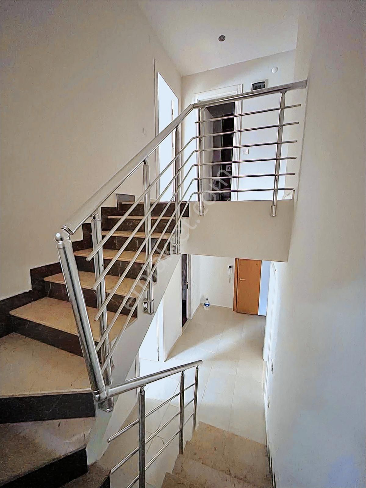 Konyaaltı Arsemia Konaklarında Havuz Manzaralı Bahçe Dubleksi - Görsel 13