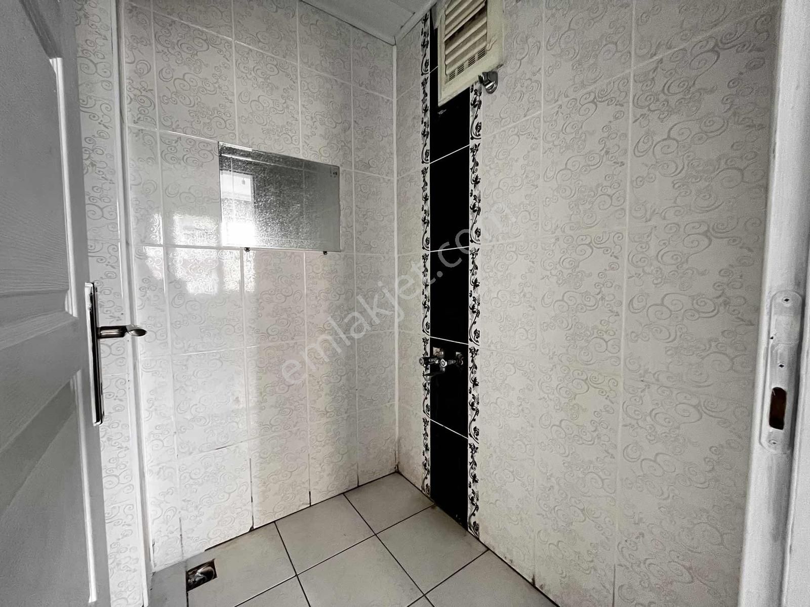 Harika Konumlu 3+1 Yüksek Kredi İmkanı Ebeveyn Banyolu Kombili - Görsel 3