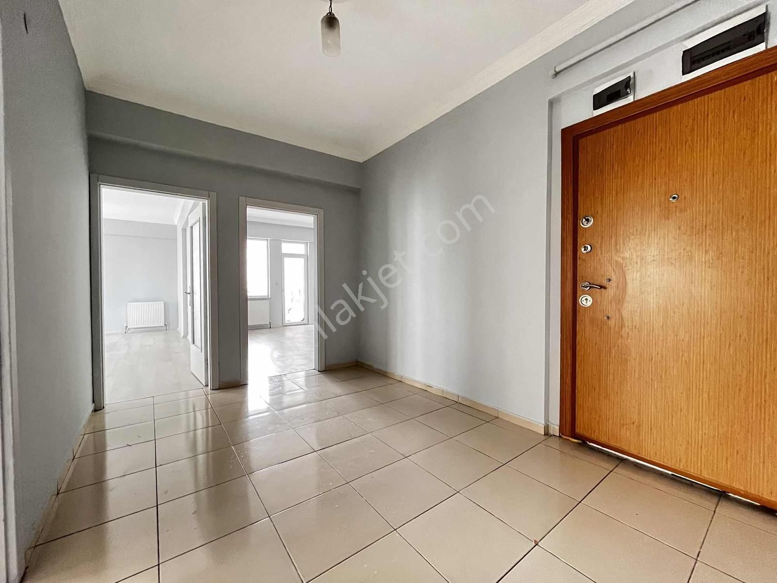 Harika Konumlu 3+1 Yüksek Kredi İmkanı Ebeveyn Banyolu Kombili - Görsel 7