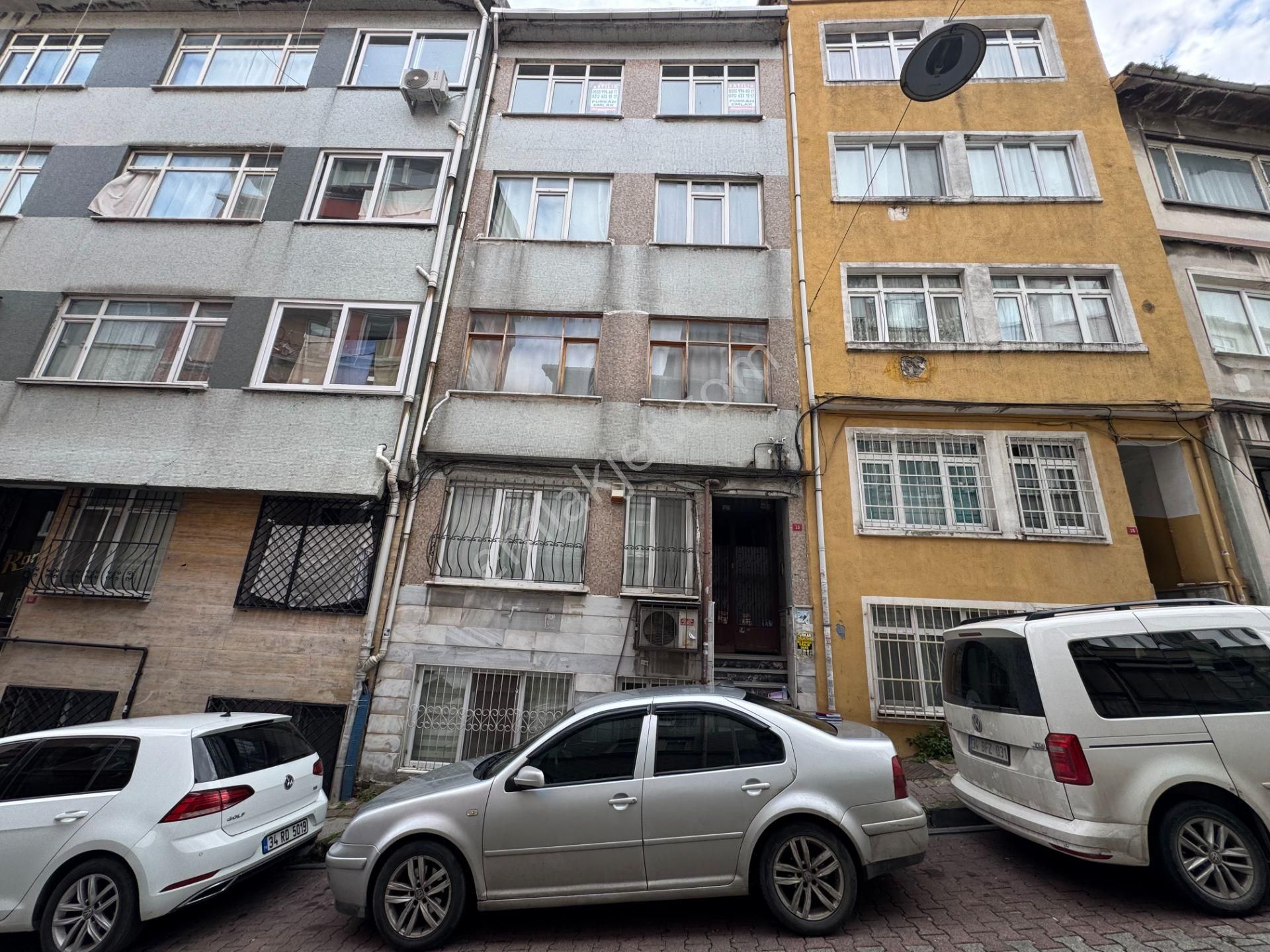 Turyap' Tan Fatih Aksaray' Da Çok Temiz Eşyalarıyla Satılık Daire - Görsel 12