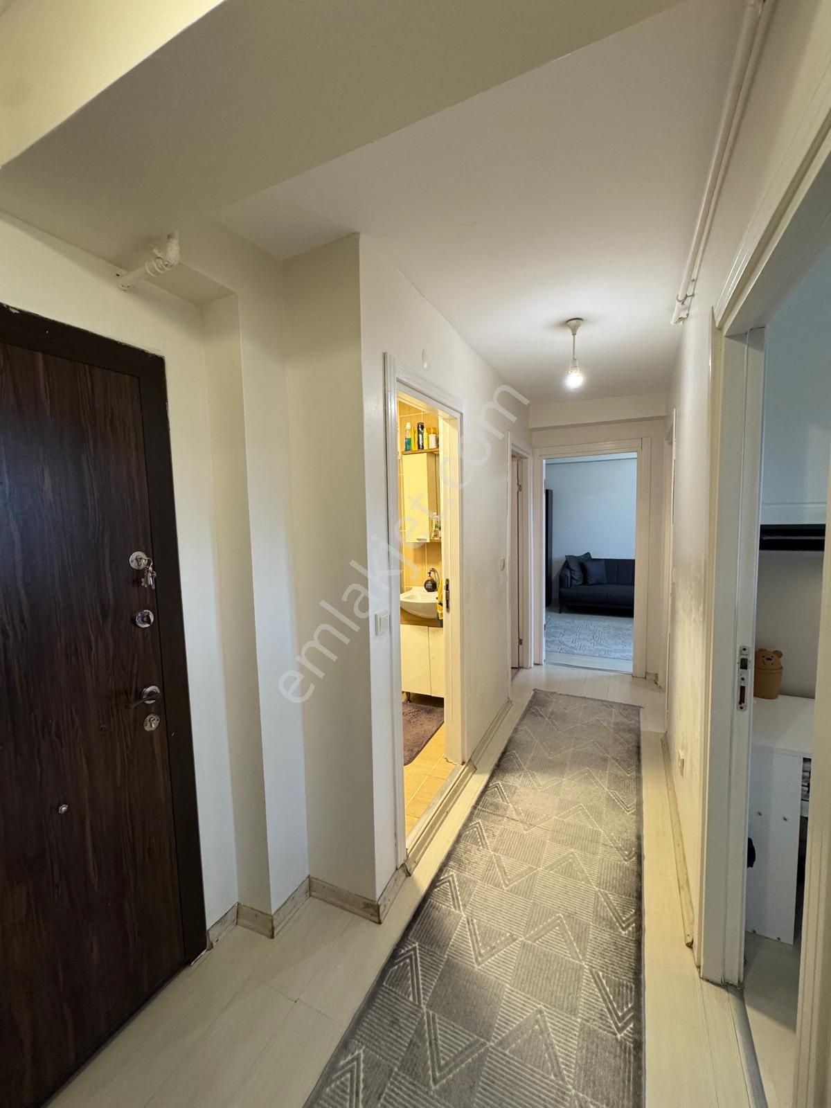 Bağcılar Barbaros Mahallesinde 2+1 Satılık Daire - Görsel 2