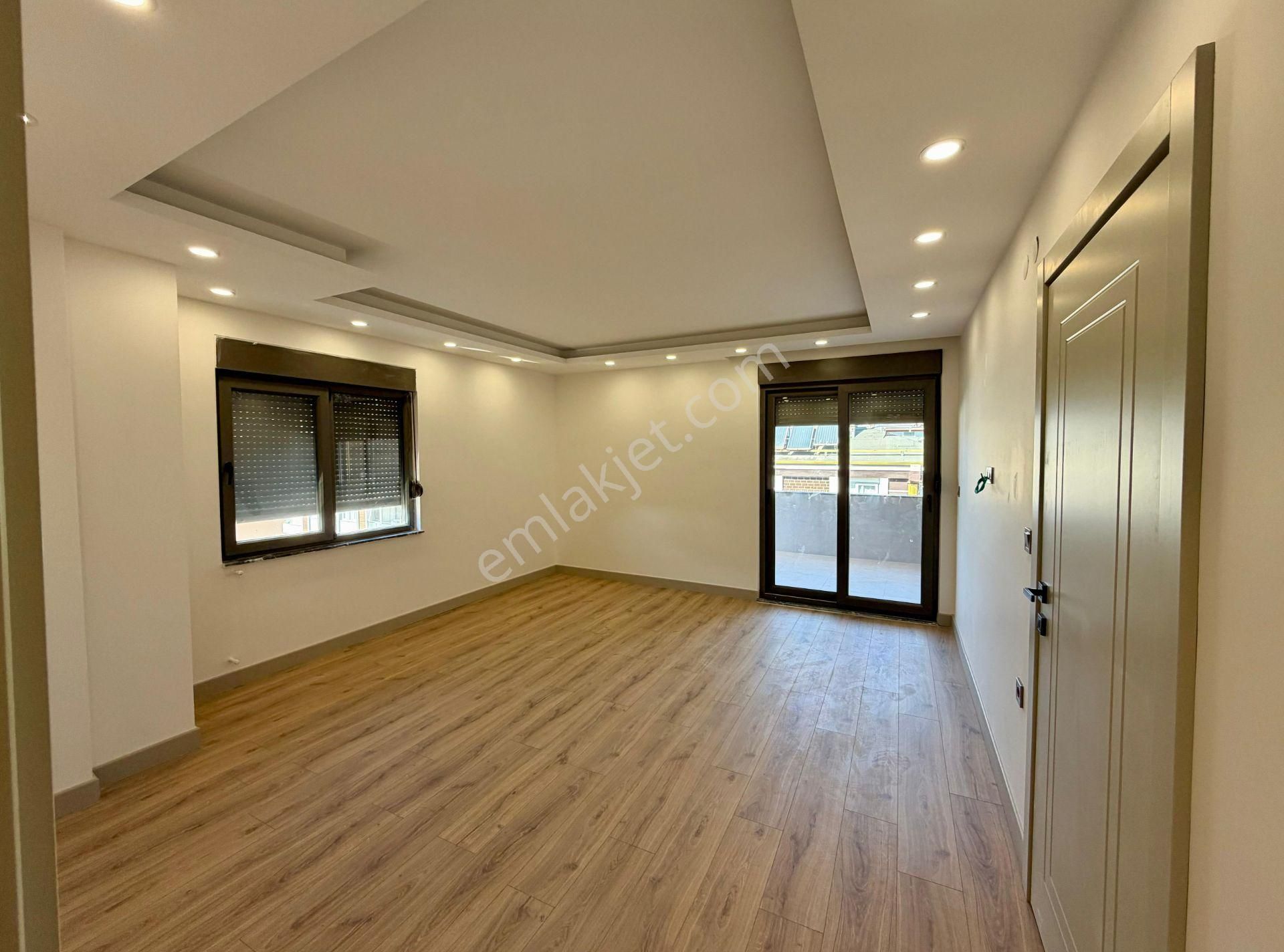 Merkezi Konumda Kullanışlı 4+1 Süper Lüks Dubleks Daire - Görsel 3