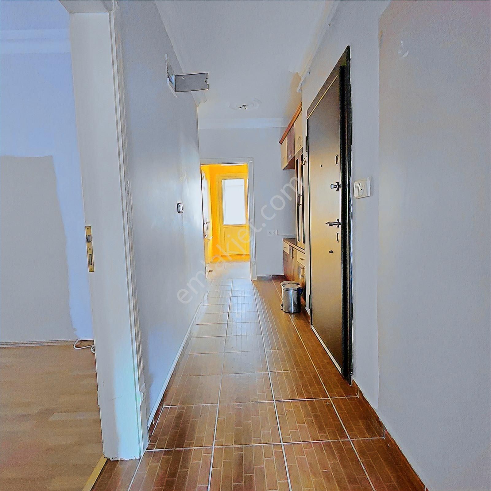 Elalmış Cad.yakını-balkonlu-ara Kat-güney Cephe - Görsel 15