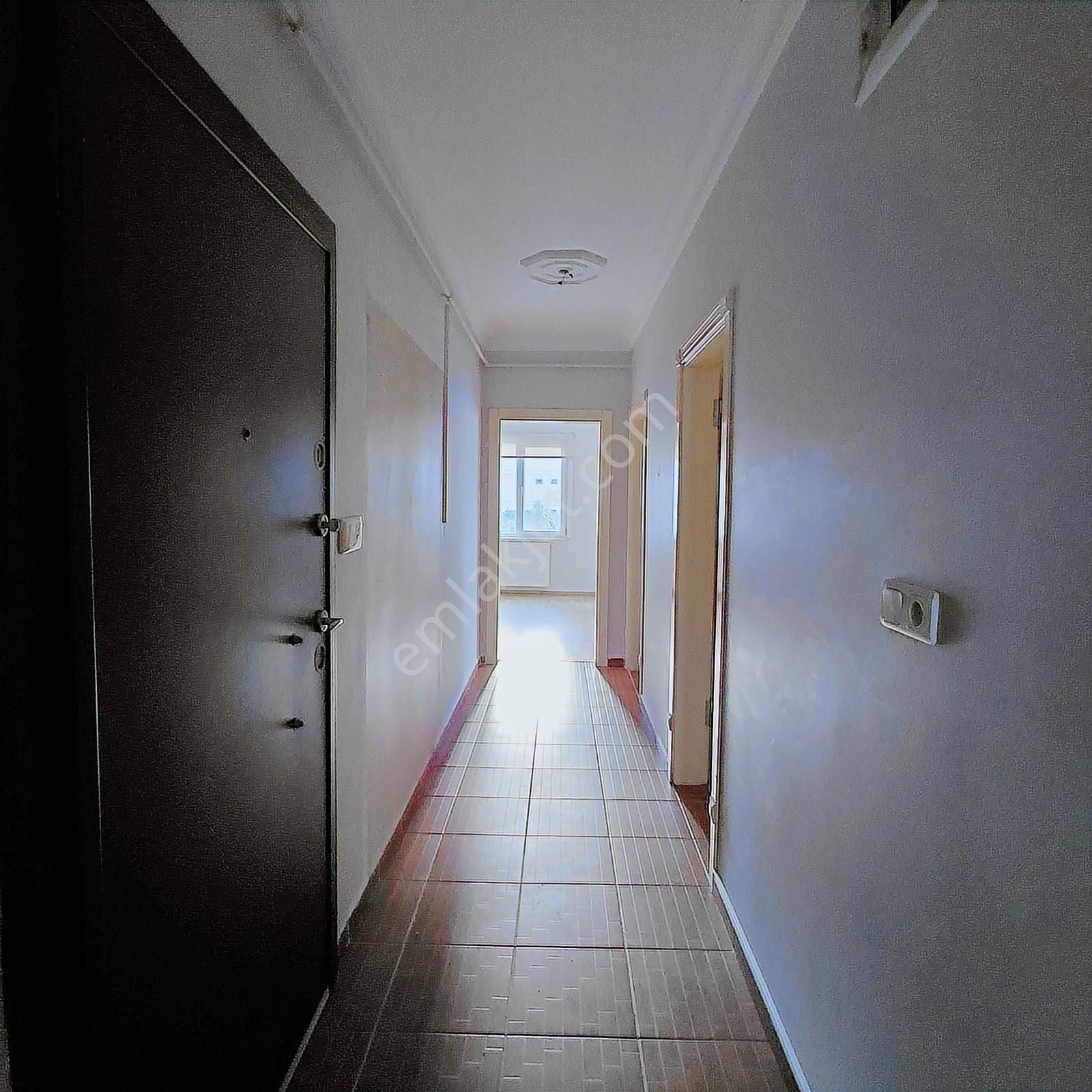 Elalmış Cad.yakını-balkonlu-ara Kat-güney Cephe - Görsel 2