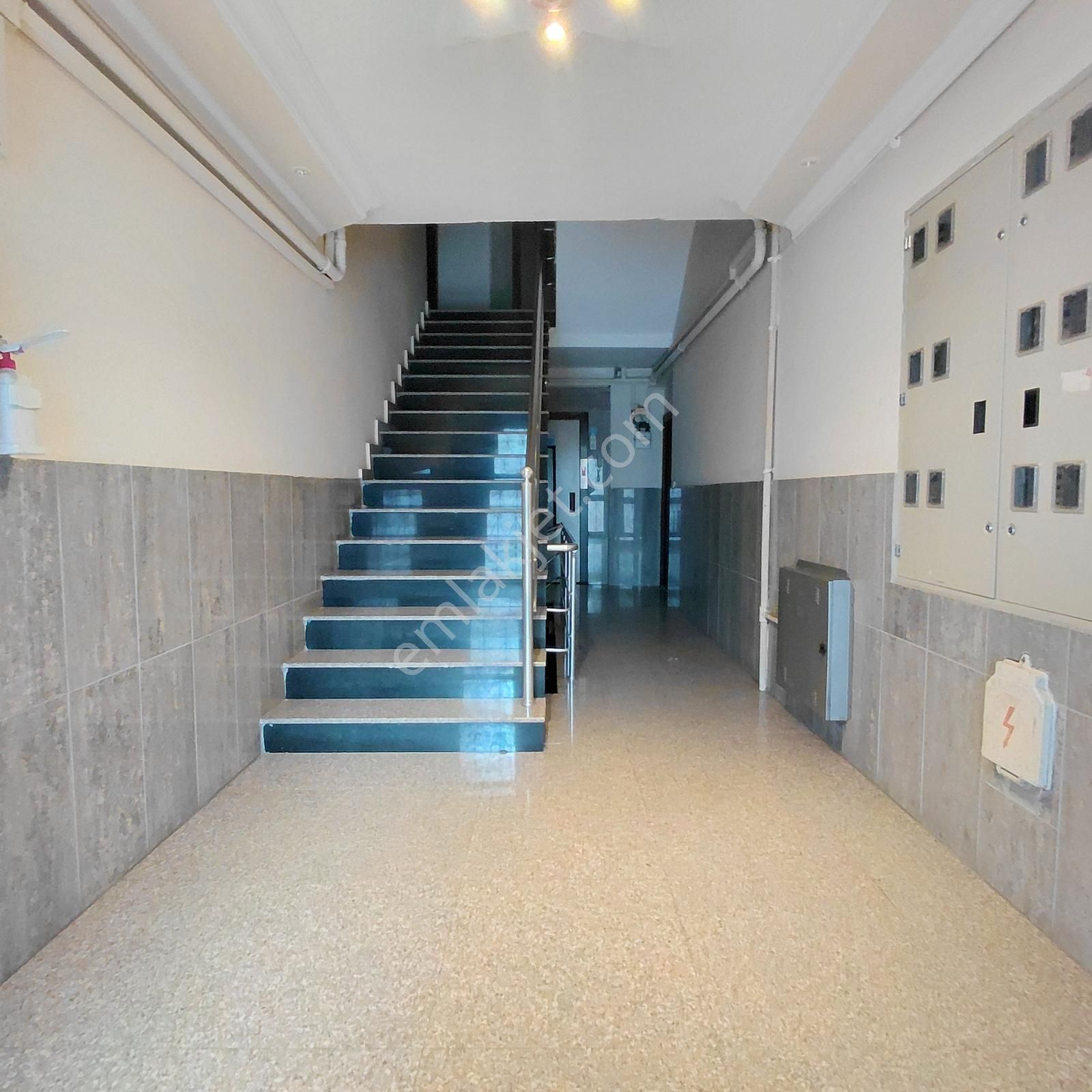 Elalmış Cad.yakını-balkonlu-ara Kat-güney Cephe - Görsel 35