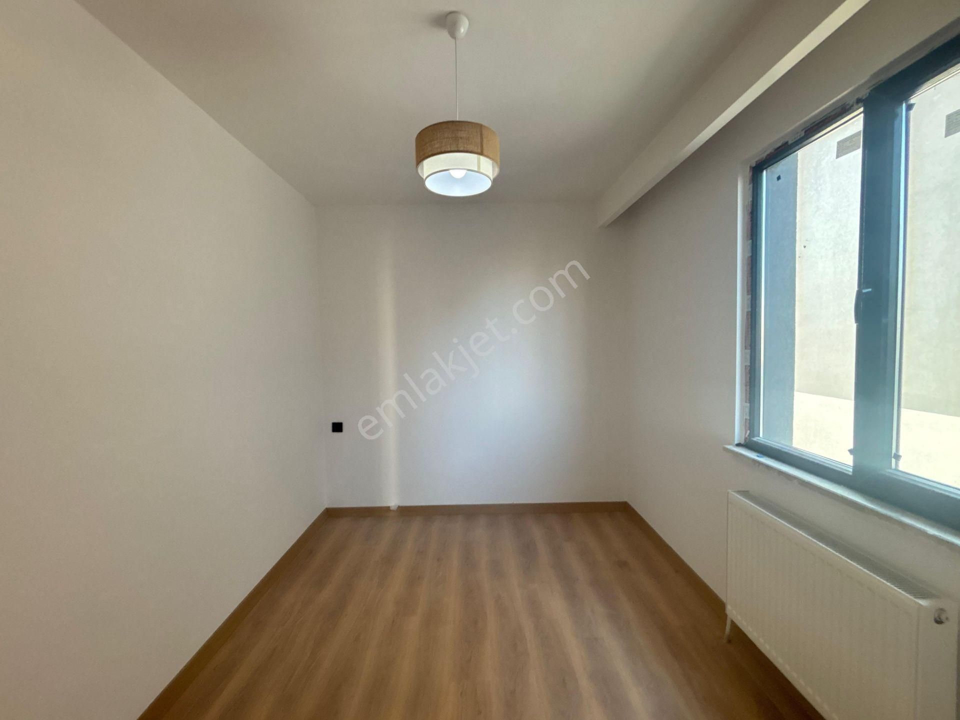 Güven'den Merkezi Konumda İskanlı Ön Cephe K.otoparklı 1+1 Daire - Görsel 9