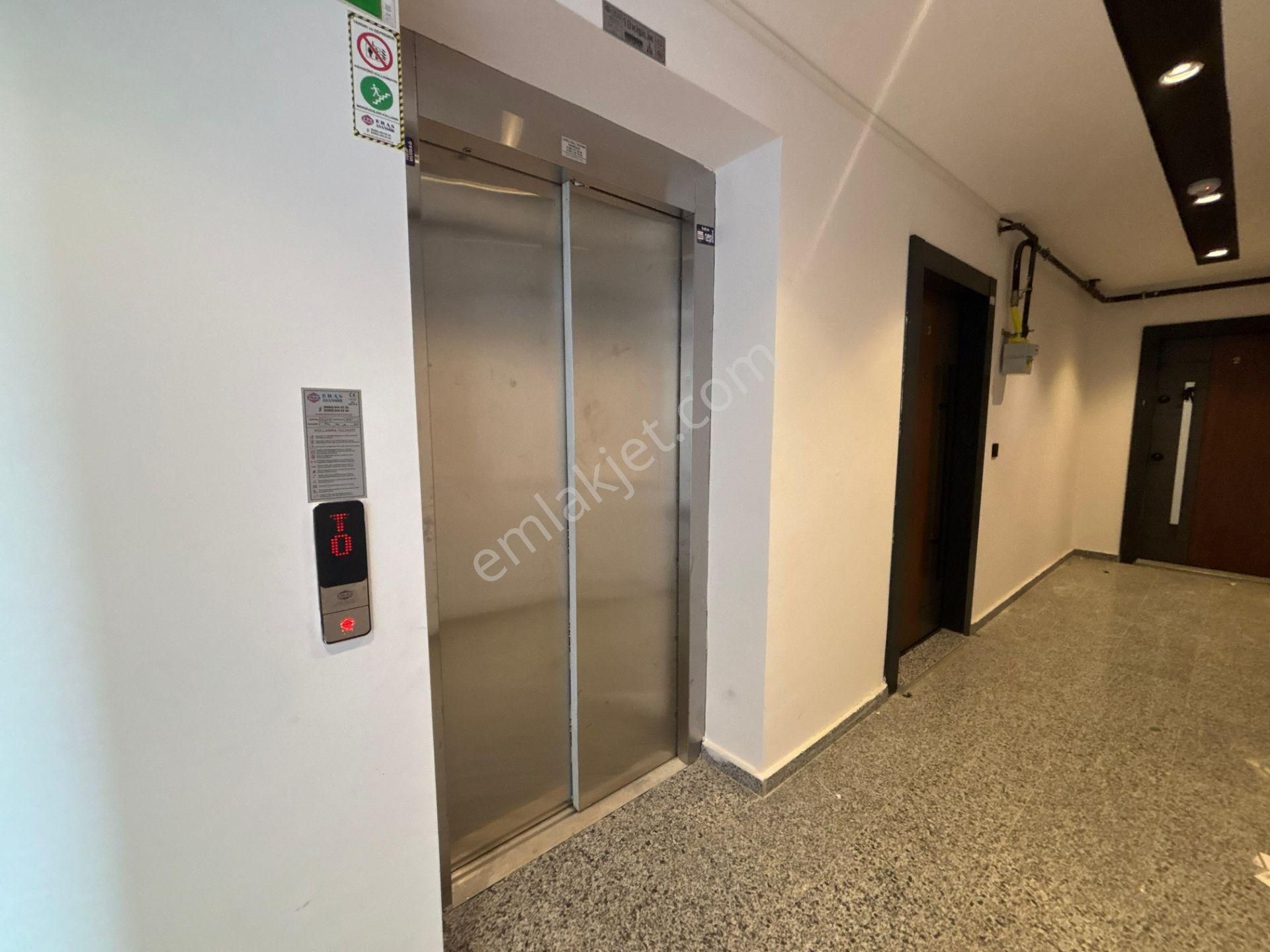 Güven'den Merkezi Konumda İskanlı Ön Cephe K.otoparklı 1+1 Daire - Görsel 16