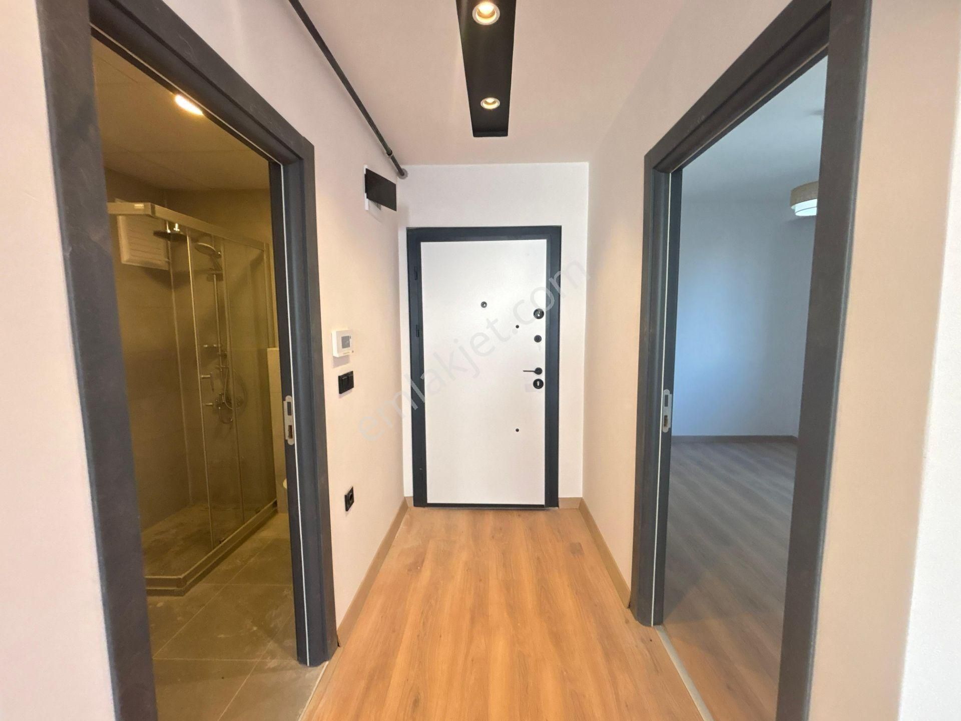 Güven'den Merkezi Konumda İskanlı Ön Cephe K.otoparklı 1+1 Daire - Görsel 14