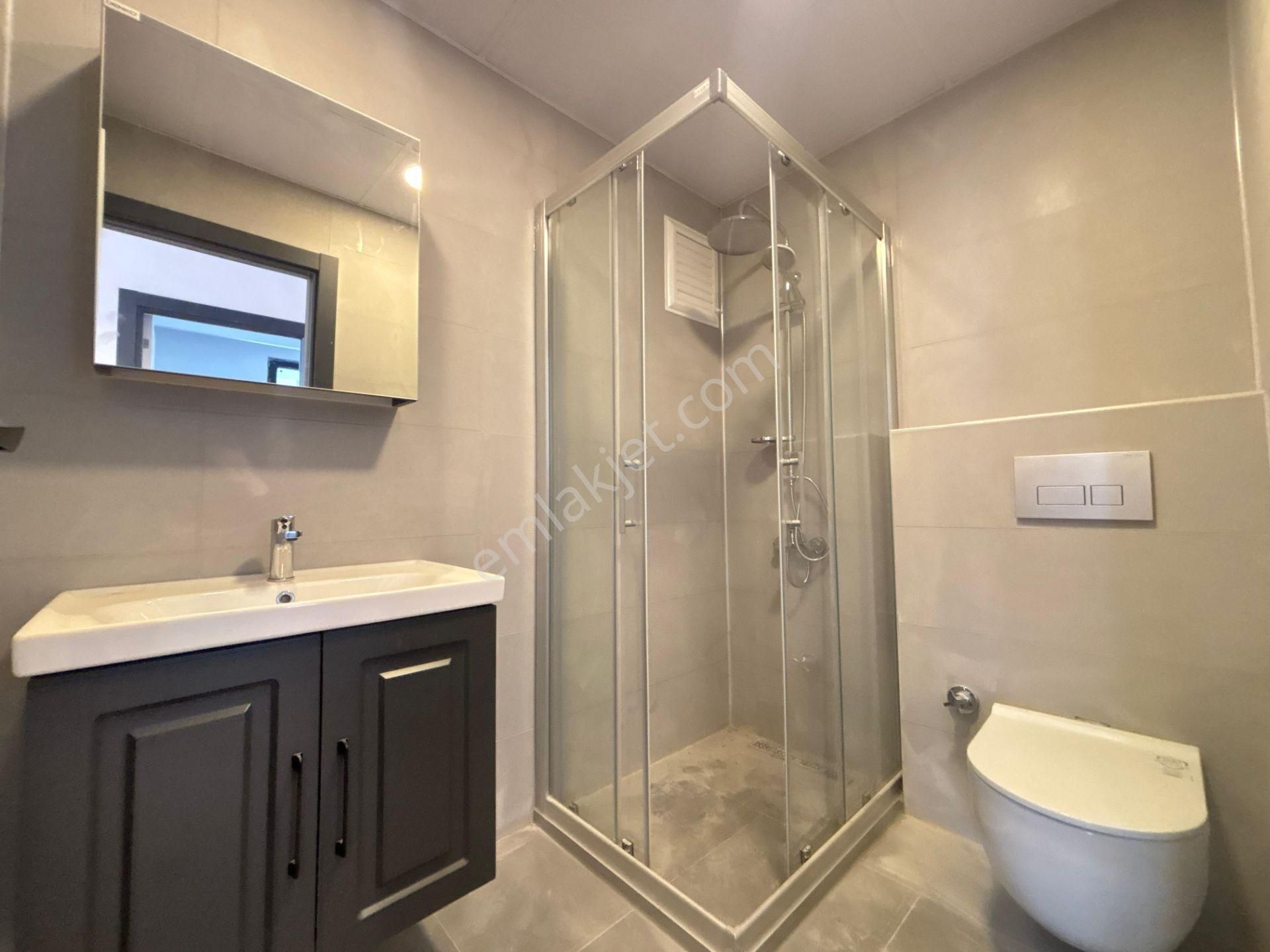 Güven'den Merkezi Konumda İskanlı Ön Cephe K.otoparklı 1+1 Daire - Görsel 17