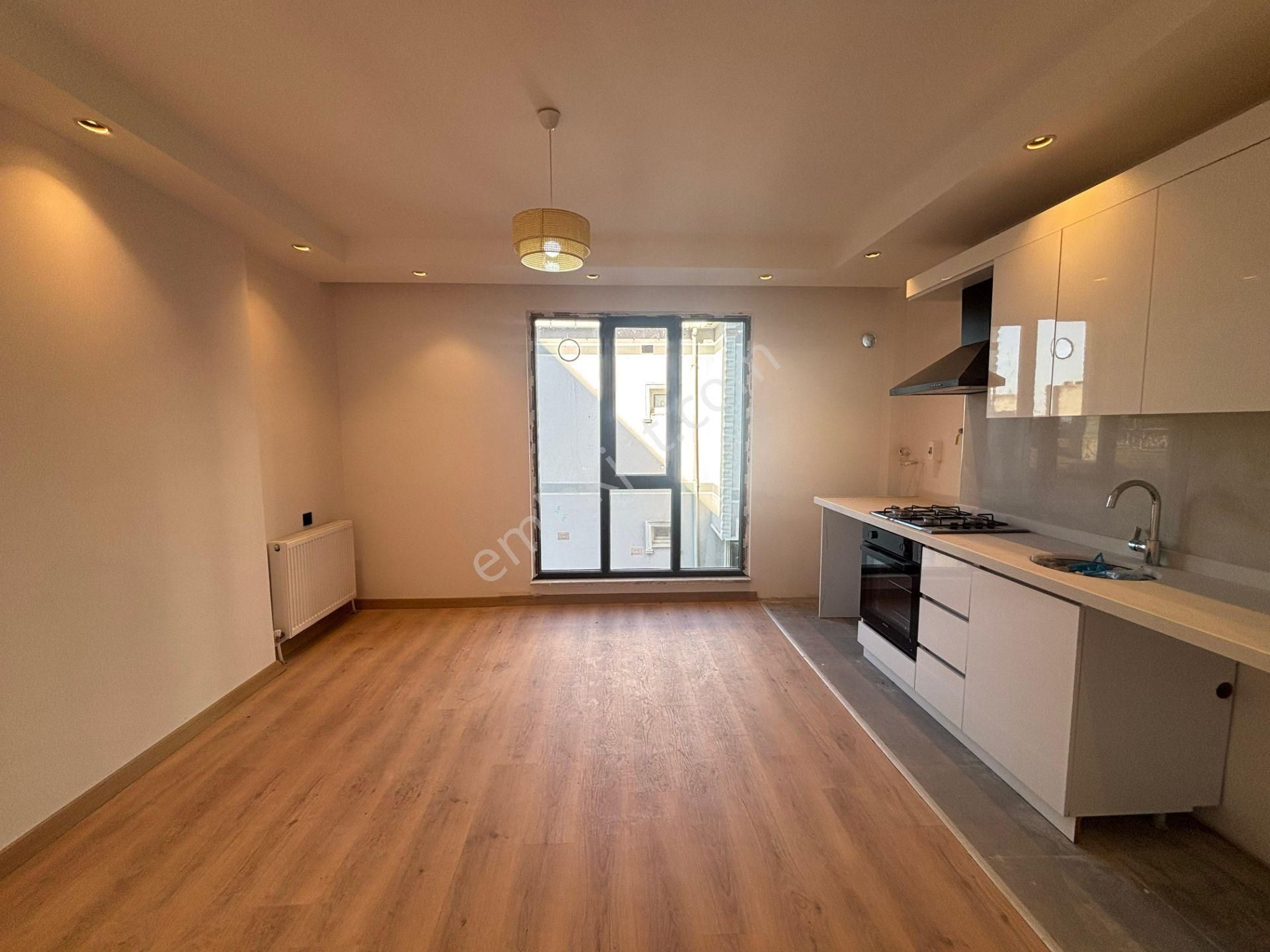 Güven'den Merkezi Konumda İskanlı Ön Cephe K.otoparklı 1+1 Daire - Görsel 3