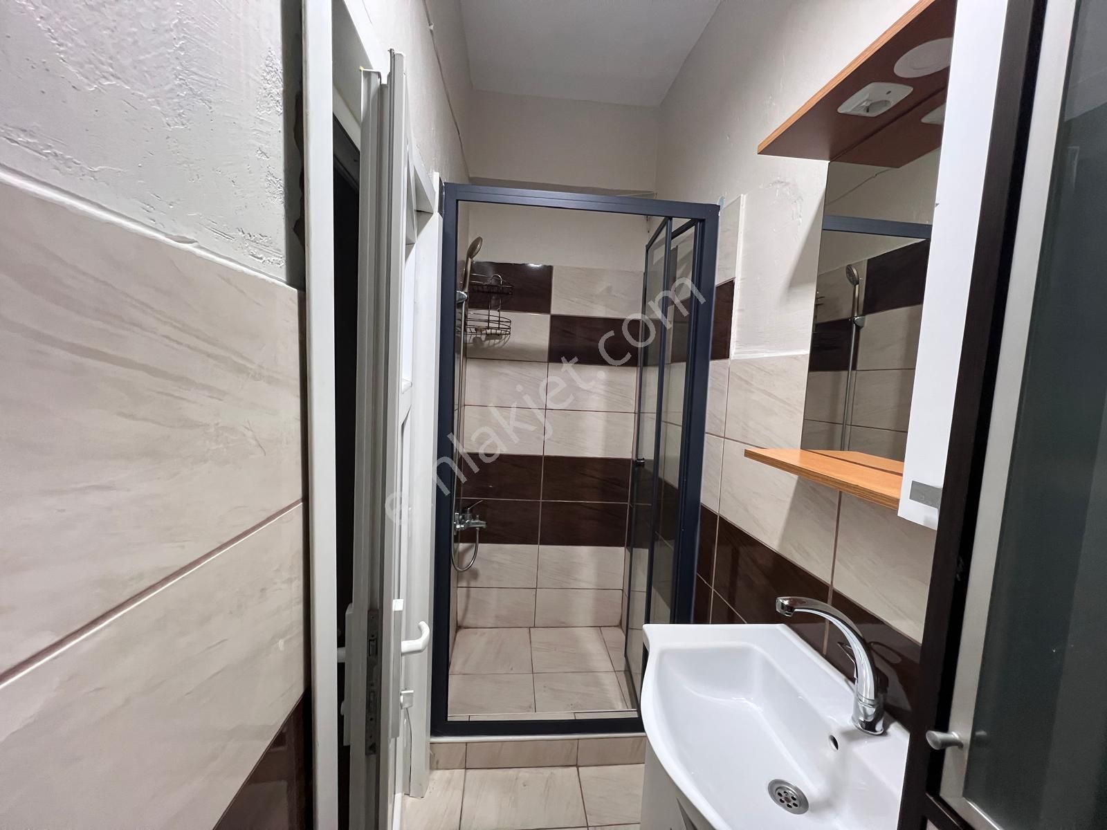 Sütlüce Sahile Yürüme Mesafesinde 2+1 Giriş Kat Daire - Görsel 17