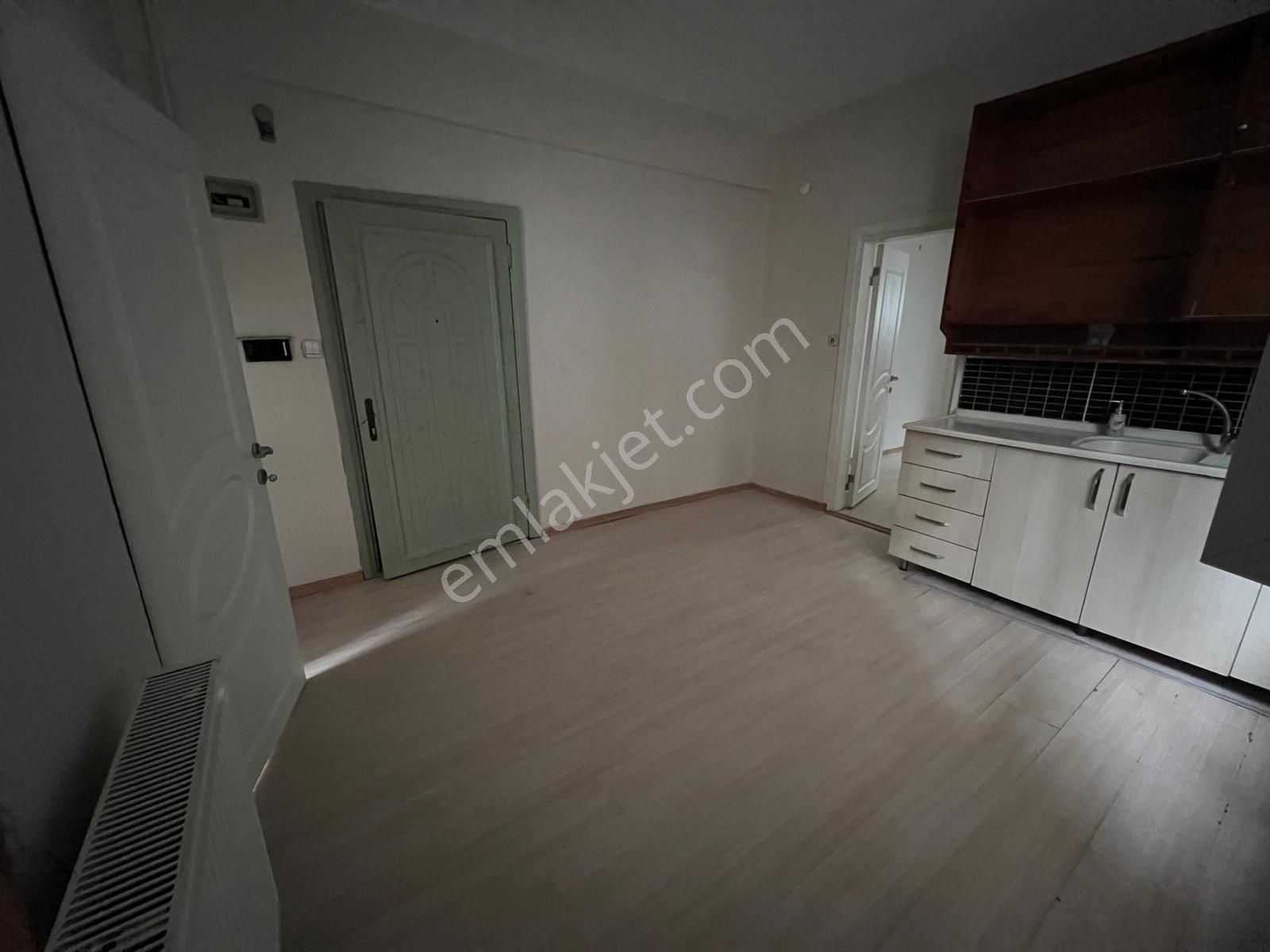 Sütlüce Sahile Yürüme Mesafesinde 2+1 Giriş Kat Daire - Görsel 18