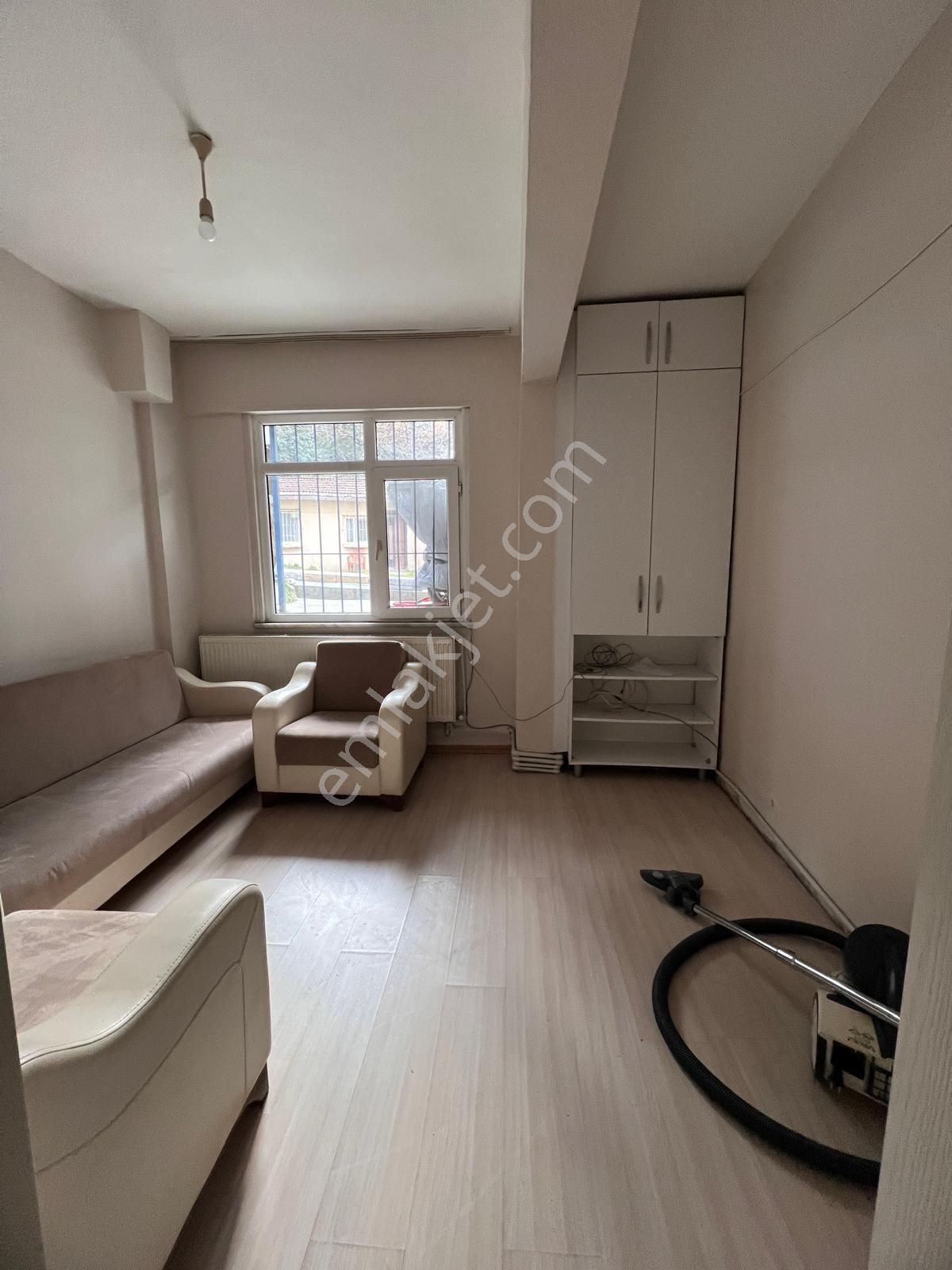 Sütlüce Sahile Yürüme Mesafesinde 2+1 Giriş Kat Daire