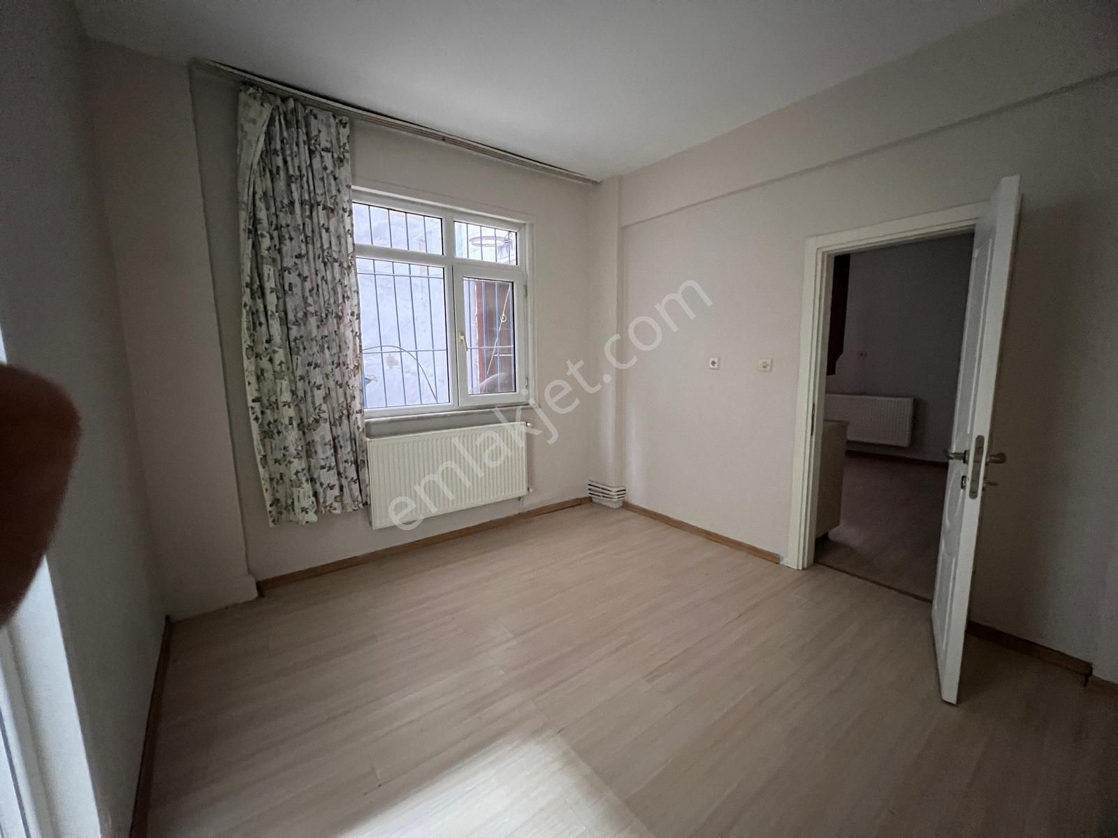 Sütlüce Sahile Yürüme Mesafesinde 2+1 Giriş Kat Daire - Görsel 8