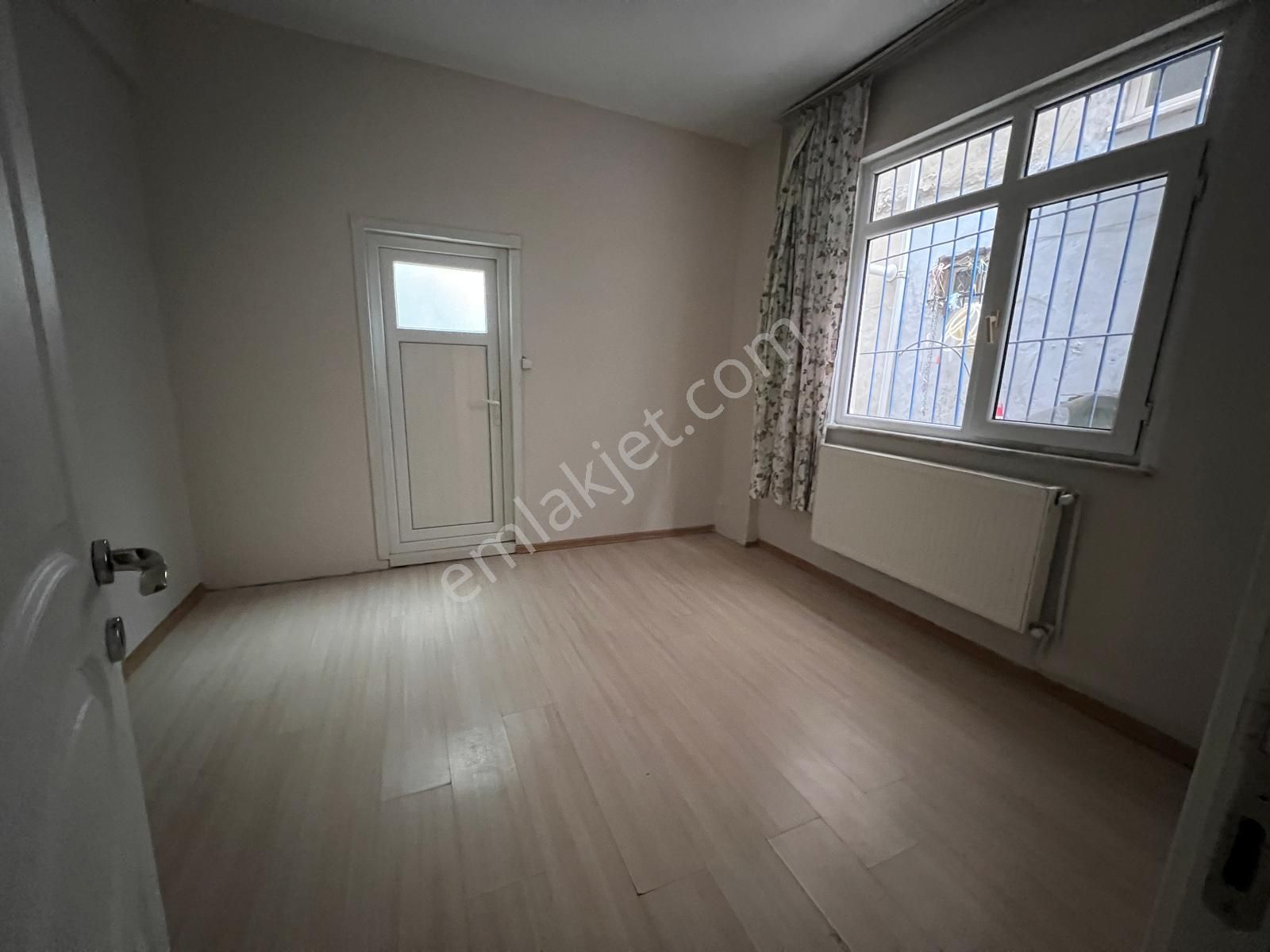 Sütlüce Sahile Yürüme Mesafesinde 2+1 Giriş Kat Daire - Görsel 15