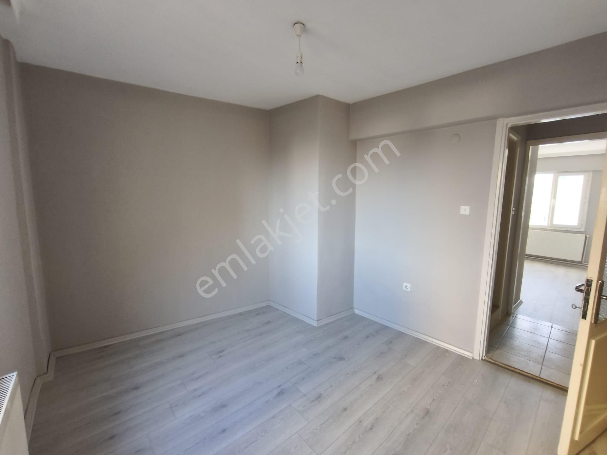 Bornova Merkeze 50 Mt. Arakat 3+1 Kiralık Daire - Görsel 14