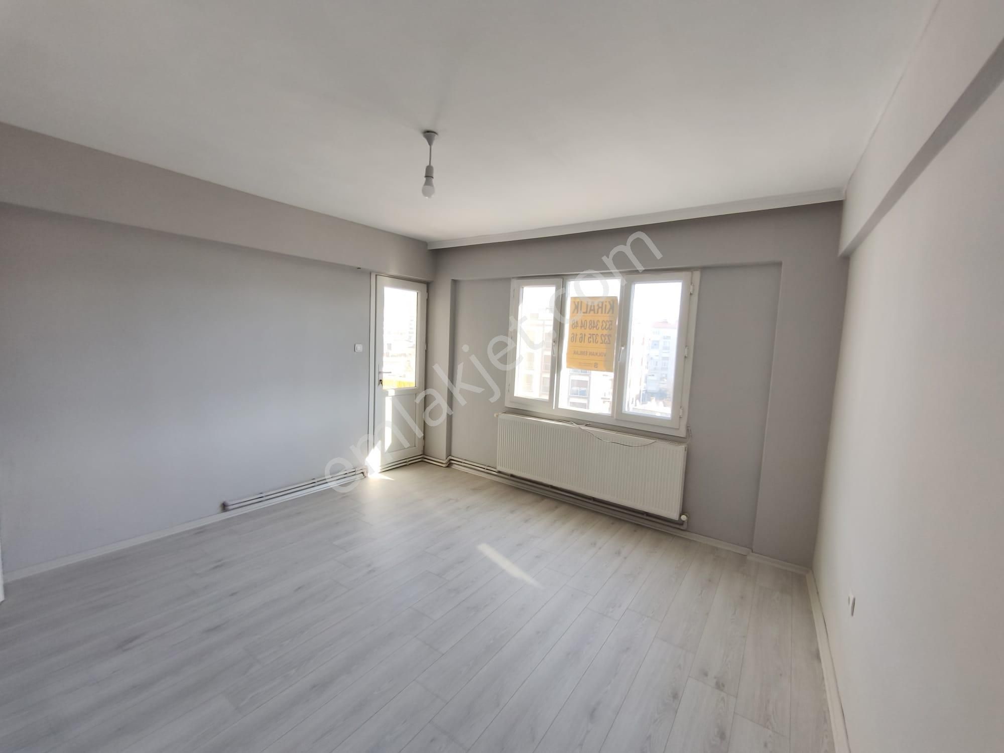 Bornova Merkeze 50 Mt. Arakat 3+1 Kiralık Daire - Görsel 4