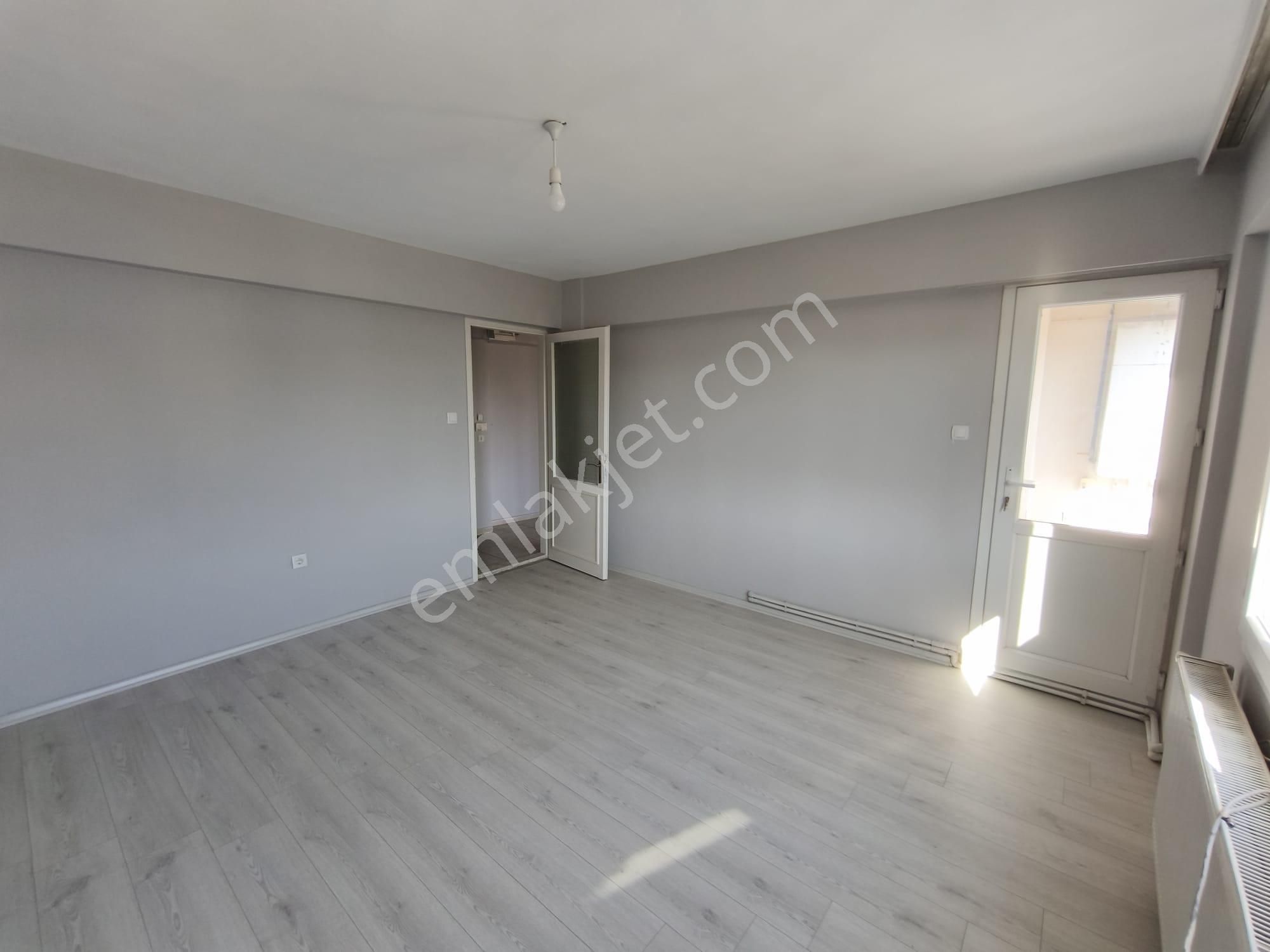 Bornova Merkeze 50 Mt. Arakat 3+1 Kiralık Daire - Görsel 6