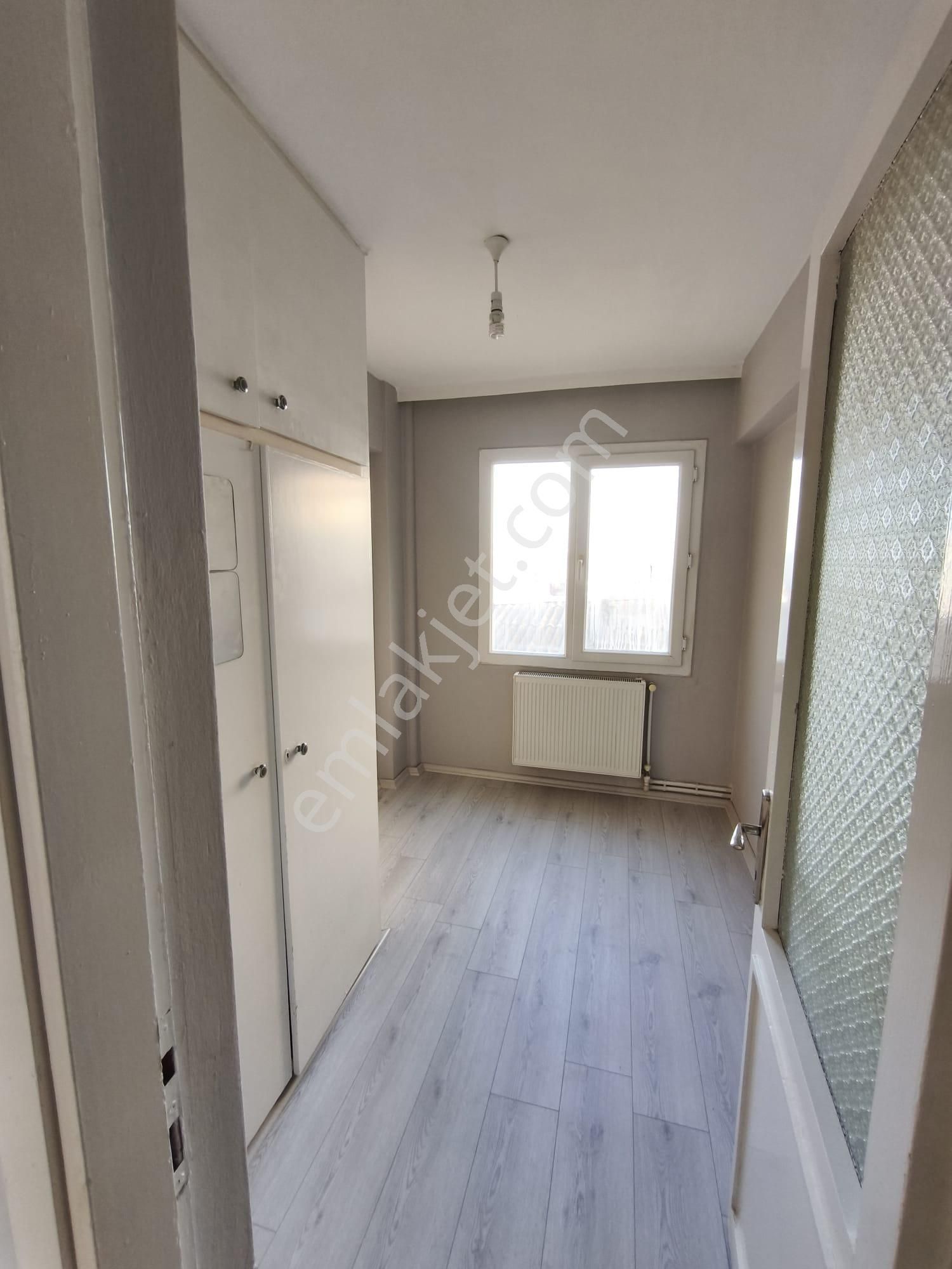 Bornova Merkeze 50 Mt. Arakat 3+1 Kiralık Daire - Görsel 16