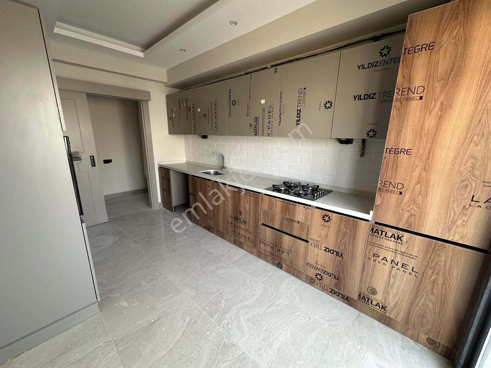 Akev Gayrimenkul'den Mehmetçik Ihlamur Sitesi Ara Kat 2+1 Daire - Görsel 2