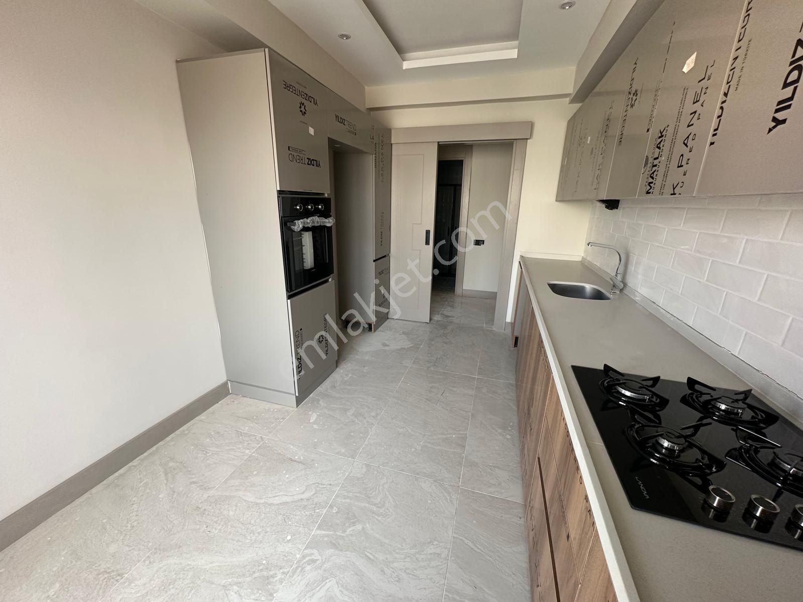 Akev Gayrimenkul'den Mehmetçik Ihlamur Sitesi Ara Kat 2+1 Daire