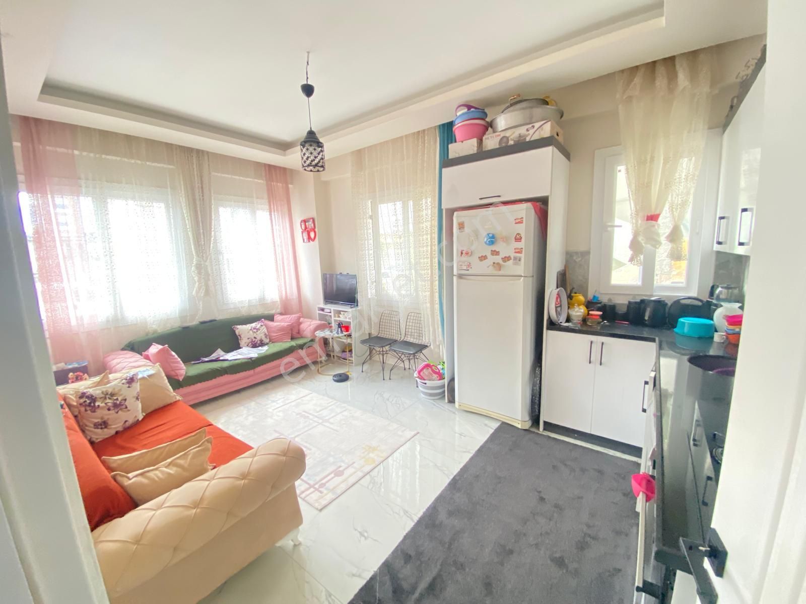 Prestij'den İhsaniye'de Geniş Oturumlu Sıfır 2+1 Daire - Görsel 6