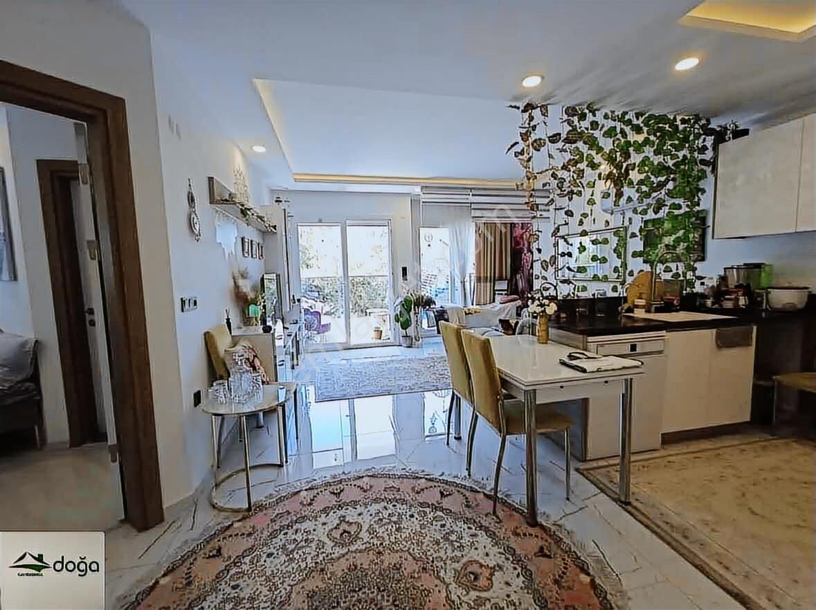 Kuşadası Merkeze Yakın Eşyalı 1+1 Daire