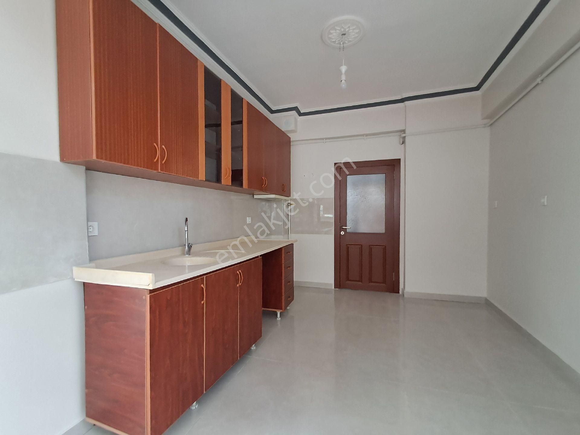 Sokullu Cadde Yakın Ön Cephe Bağımsız Salon 3+1 Kiralık Daire - Görsel 5