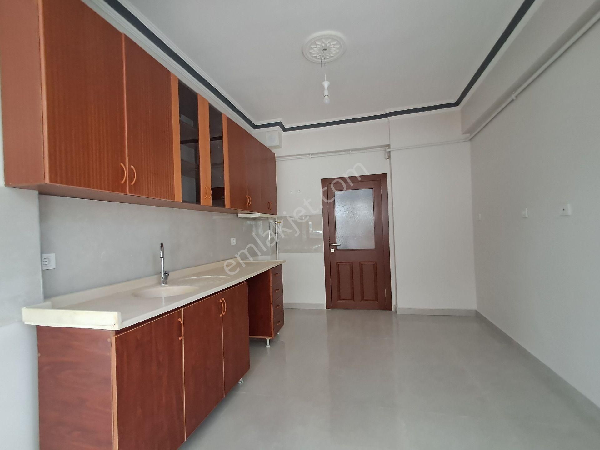 Sokullu Cadde Yakın Ön Cephe Bağımsız Salon 3+1 Kiralık Daire - Görsel 8