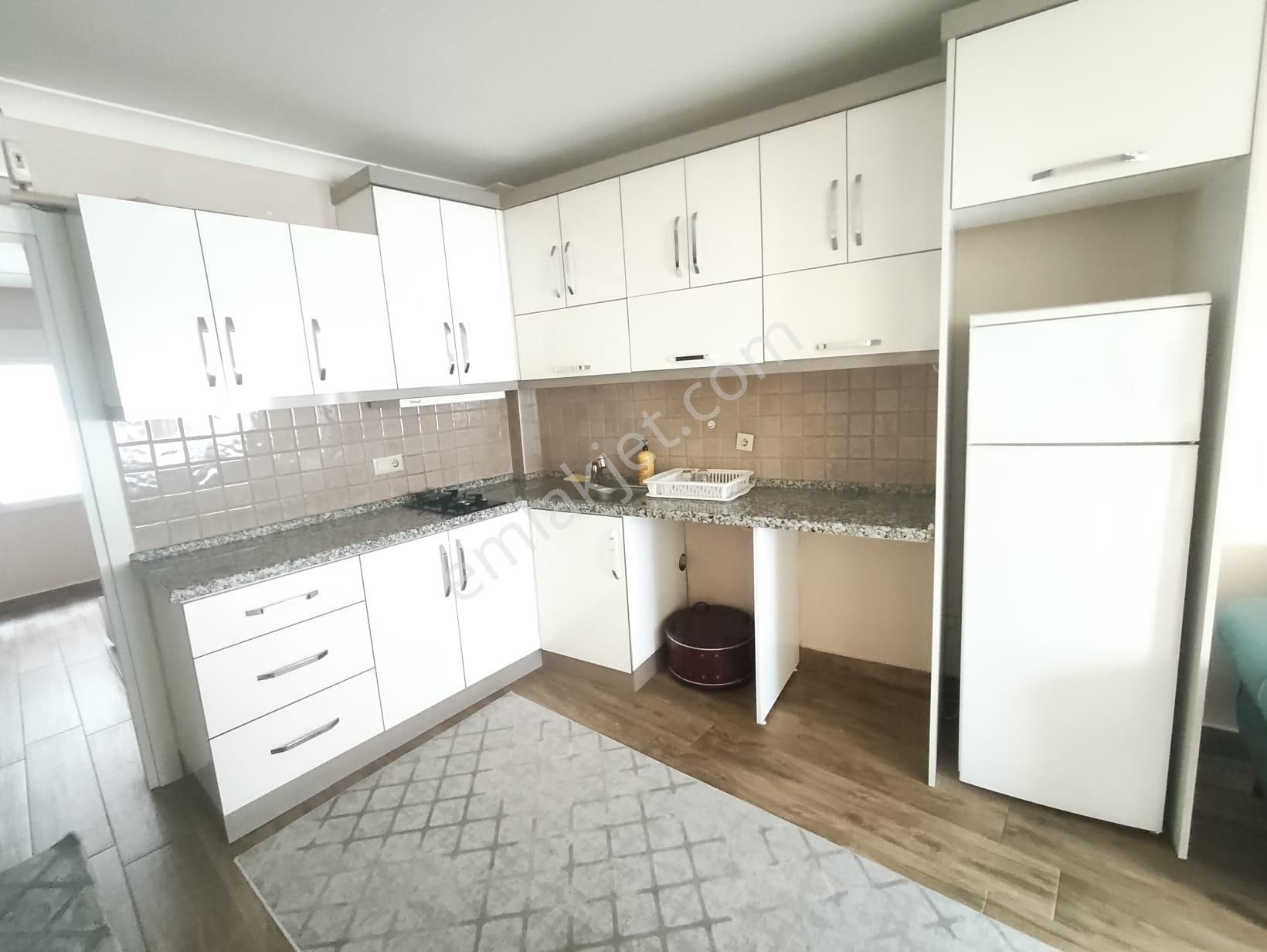 Askerlik Şubesi Karşısı 1+1 Eşyalı Satılık Daire