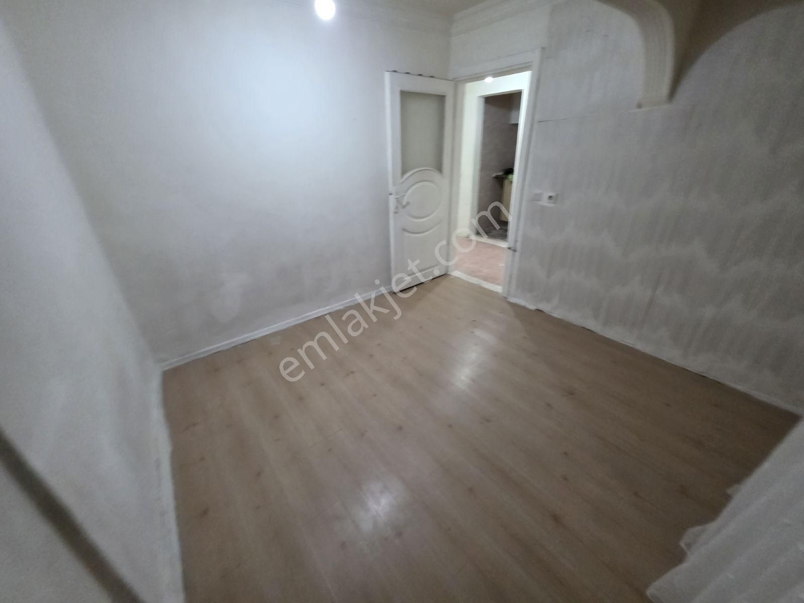 Mehmet Akifte Satılık 1+1 Bahçe Kat - Görsel 12