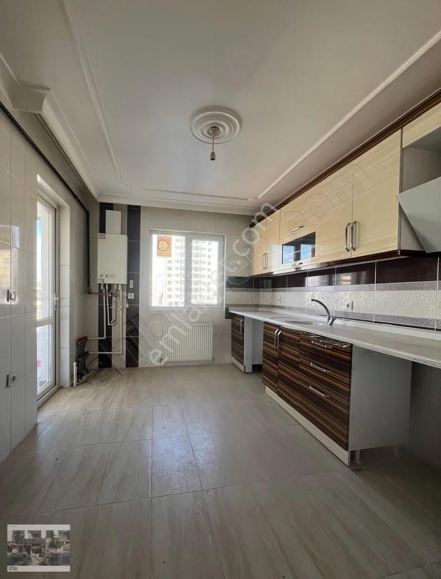 Feridunçelik 4. Caddede 1.kat 3+1 Full Yapılı Satılık Daire - Görsel 9