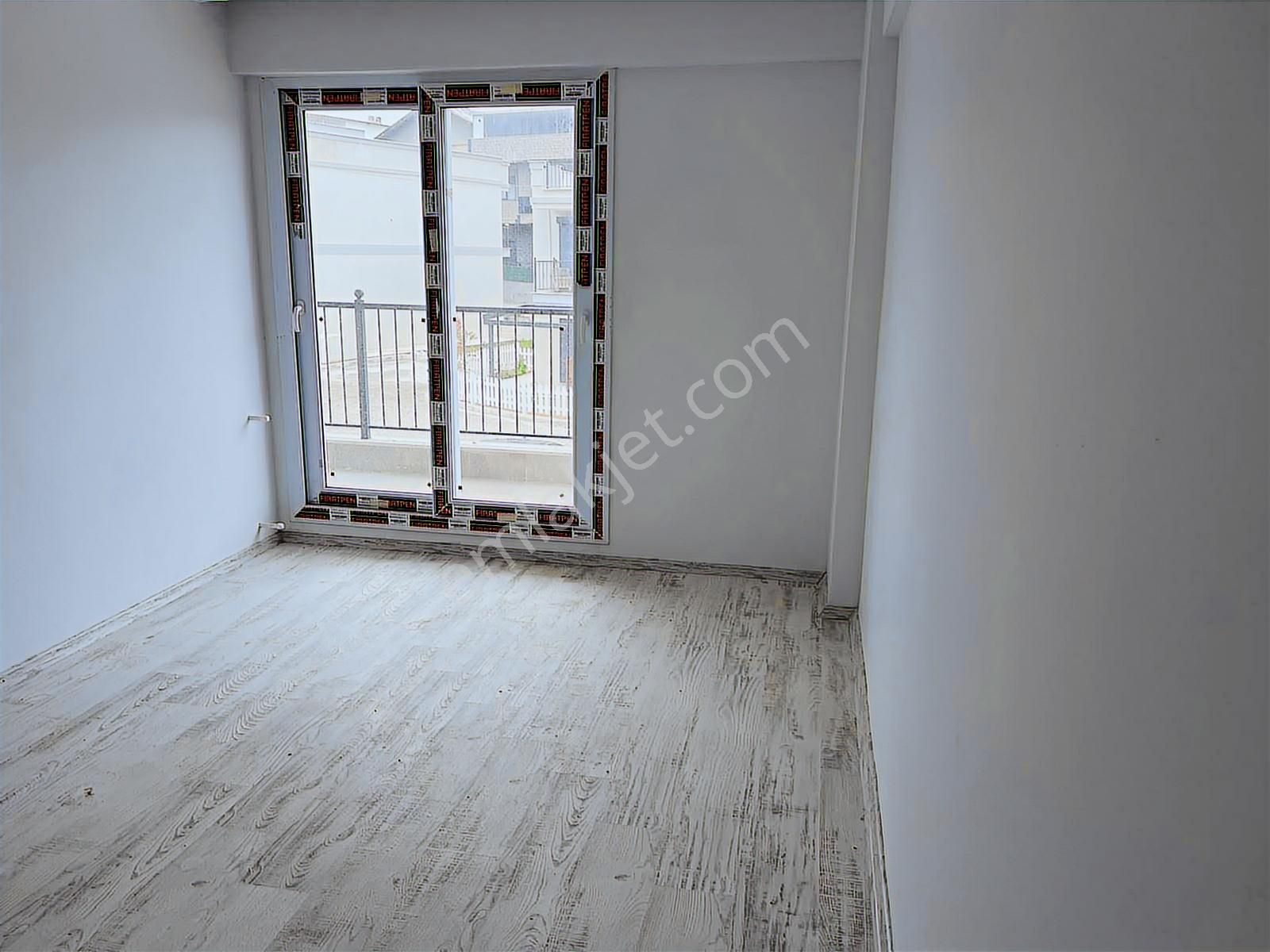 Foça Yenibağarası Havuzlu Sitede 1+1 Kiralık Sıfır Daire - Görsel 29